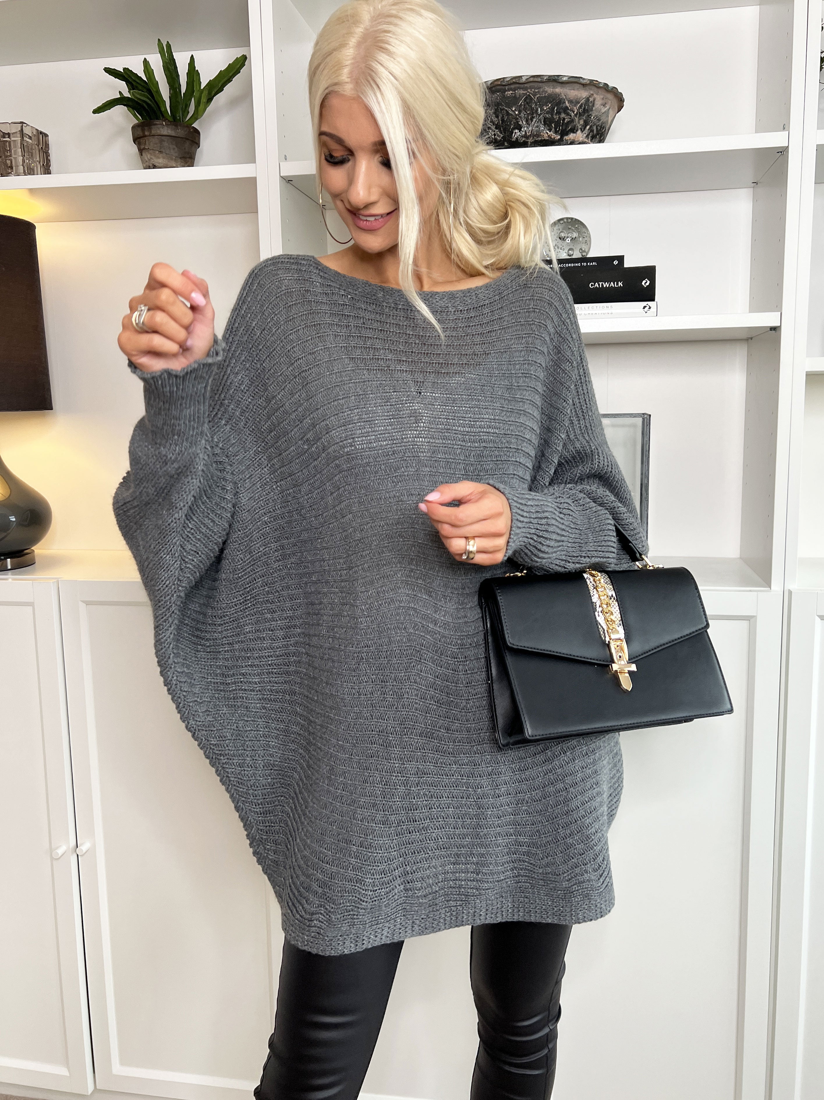 Gabbi - Oversized stickat med fladdermusärmar