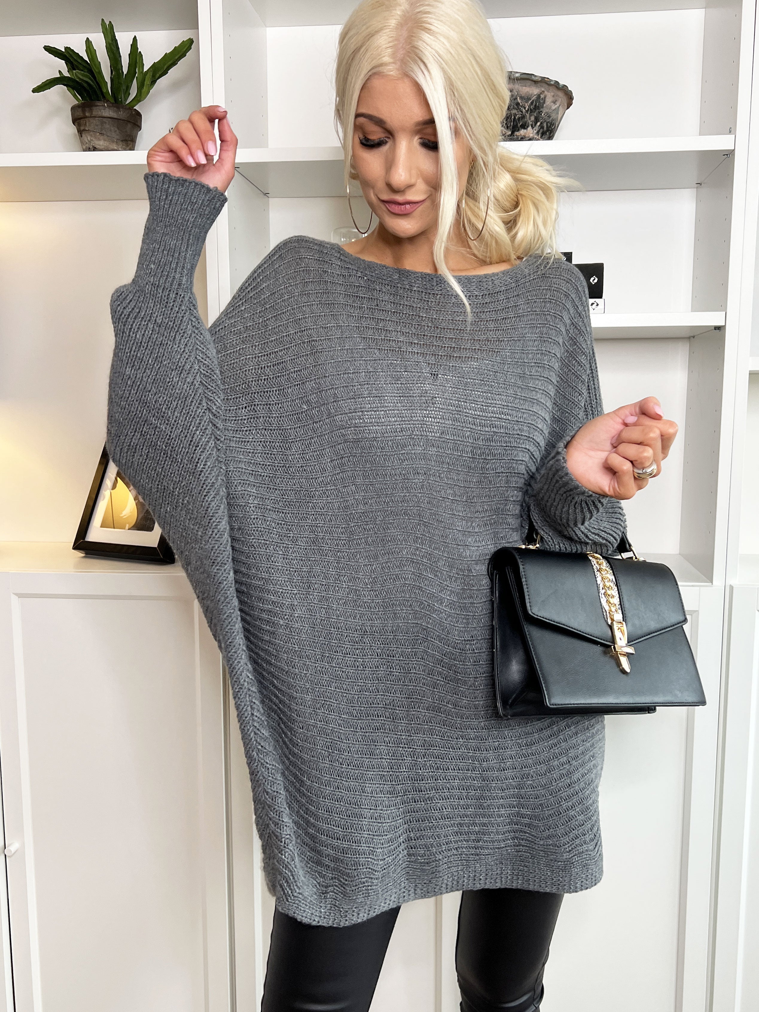 Gabbi - Oversized stickat med fladdermusärmar