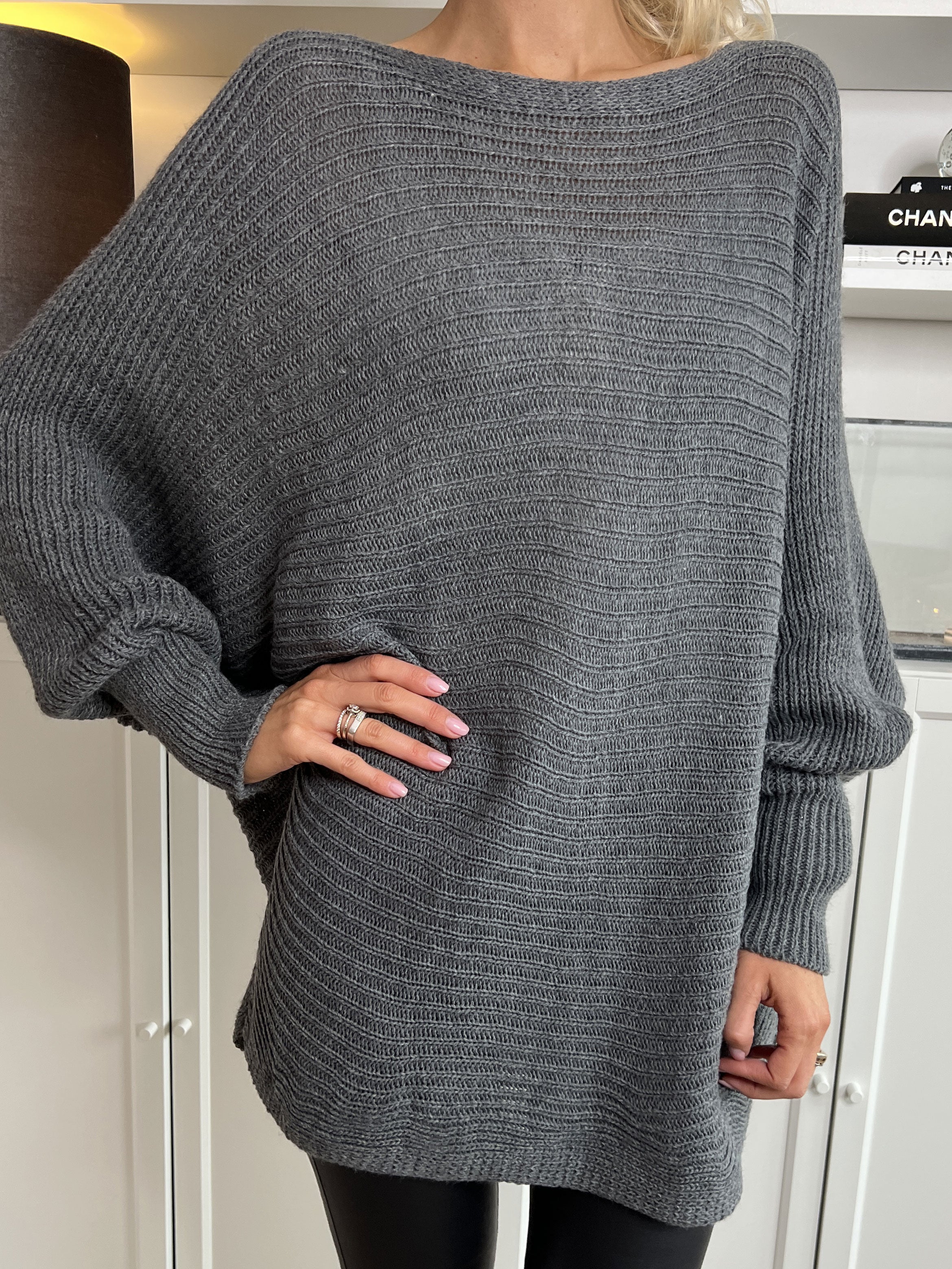 Gabbi - Oversized stickat med fladdermusärmar