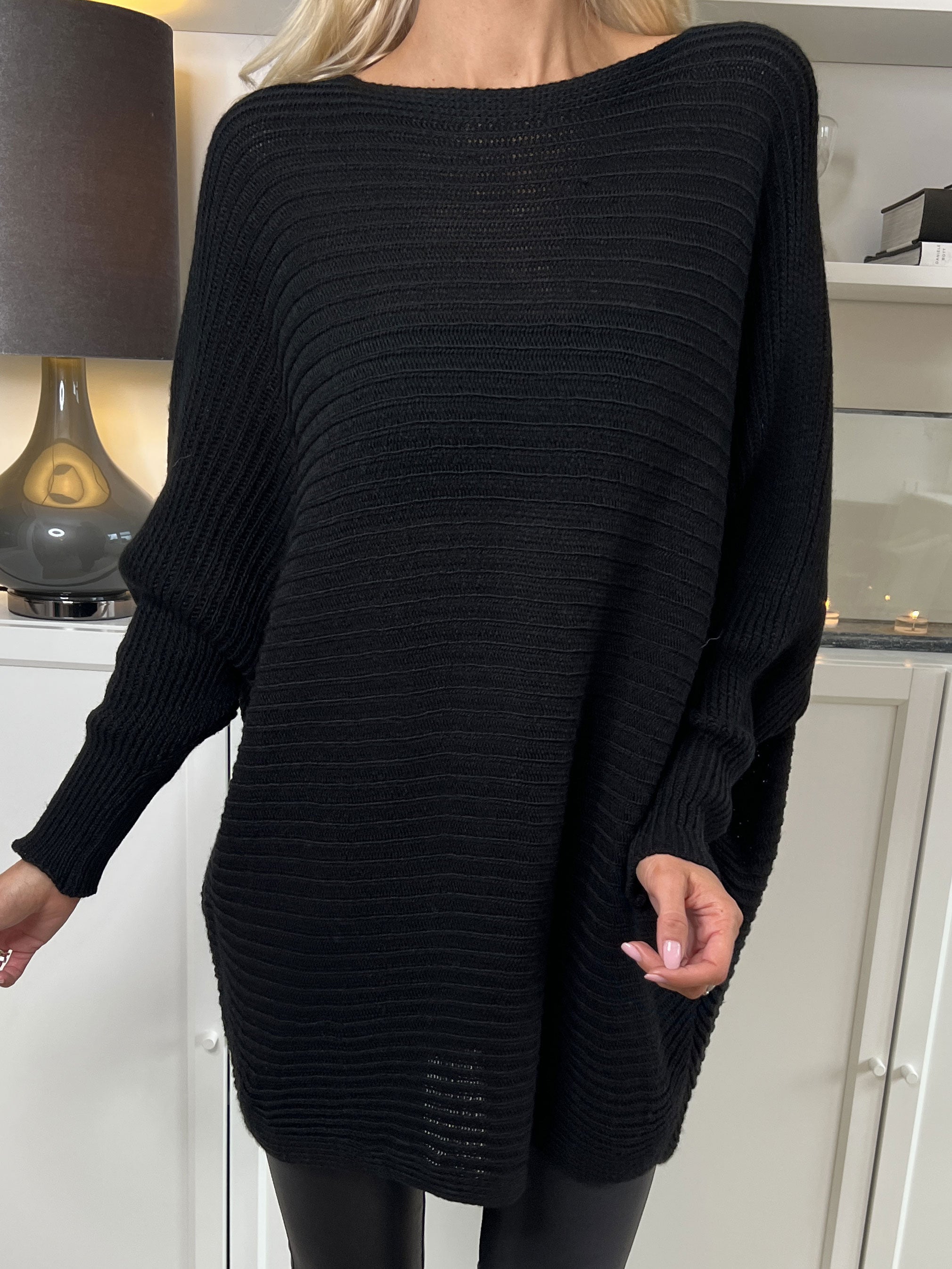 Gabbi - Oversized stickat med fladdermusärmar