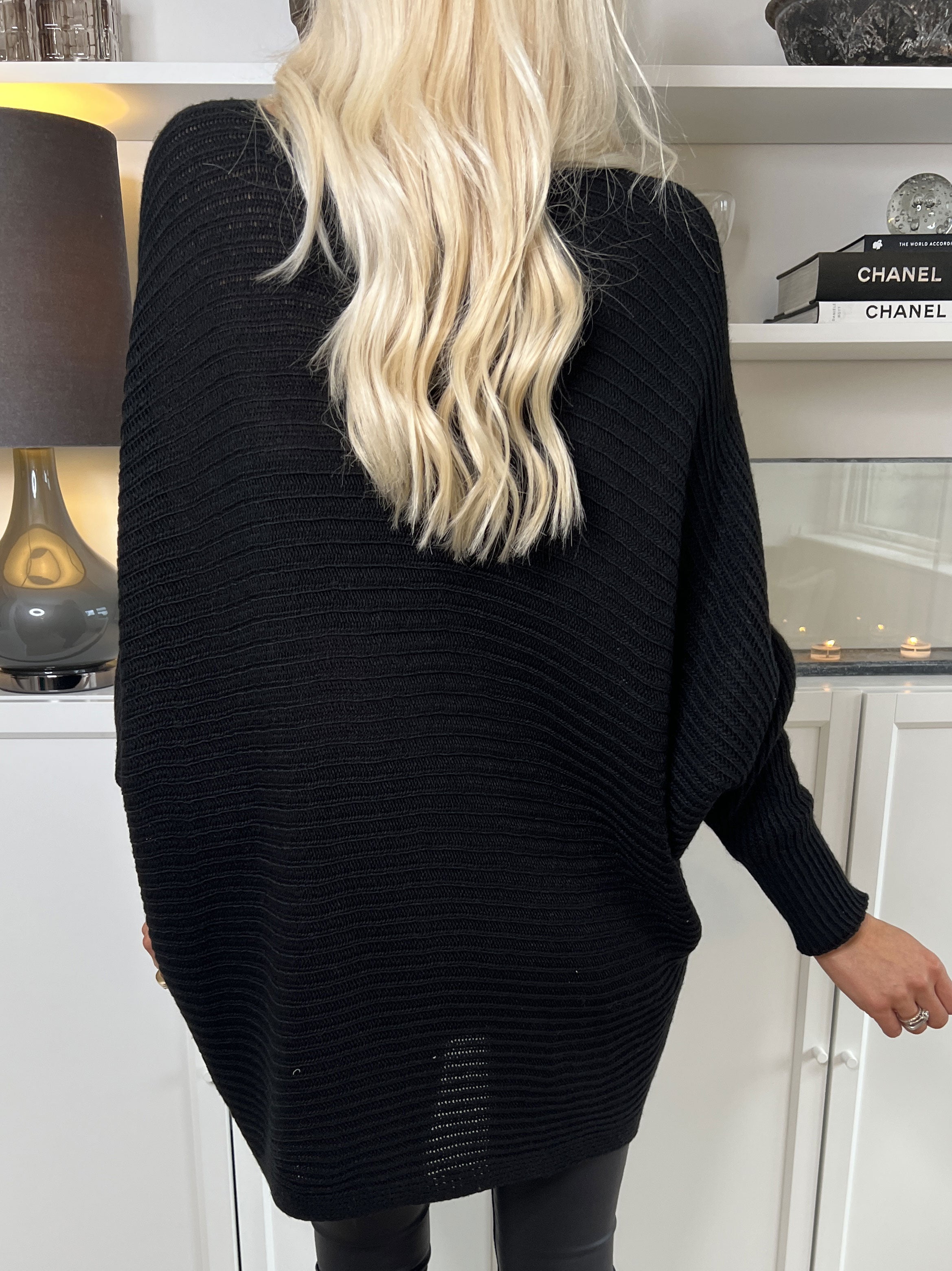 Gabbi - Oversized stickat med fladdermusärmar