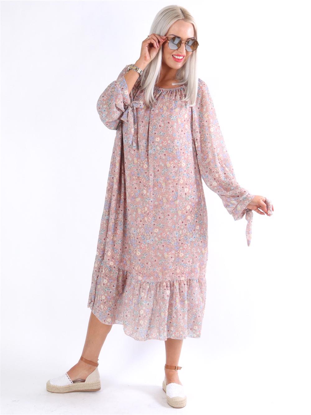 Gigi - Lång klänning med blommönster i chiffong