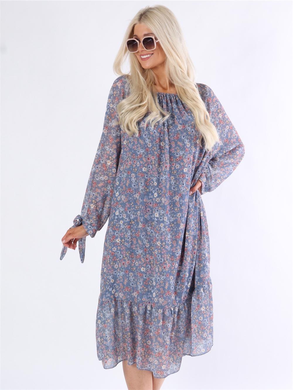 Gigi - Lång klänning med blommönster i chiffong