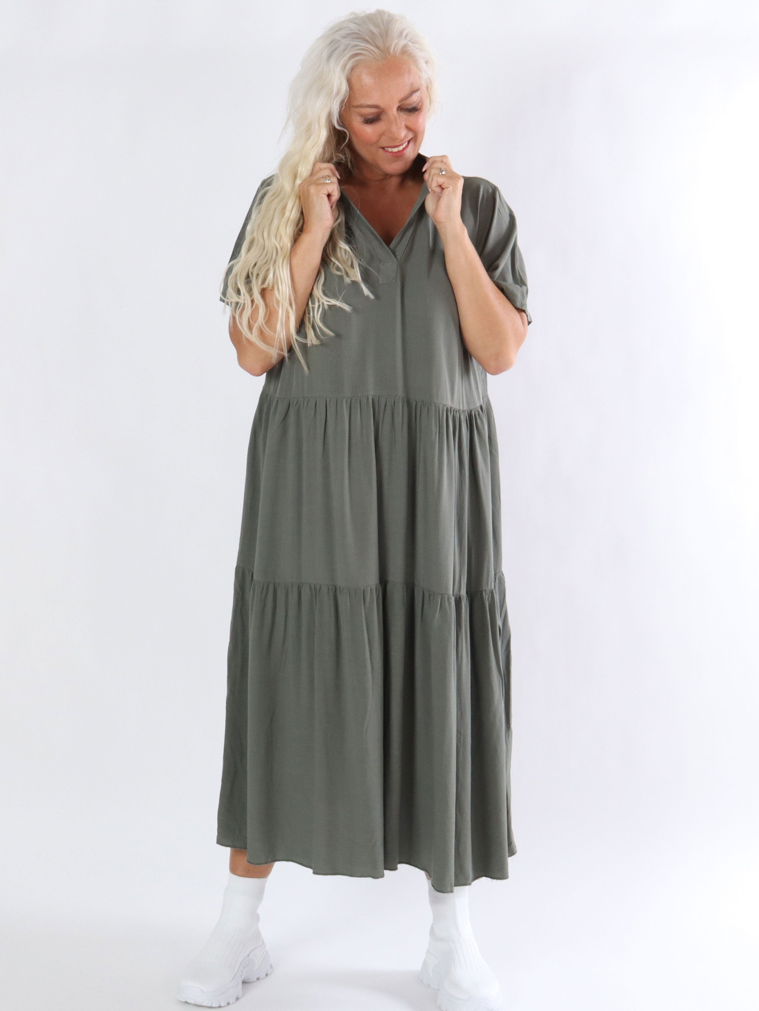 Gina - Lång klänning med lager på lager-look