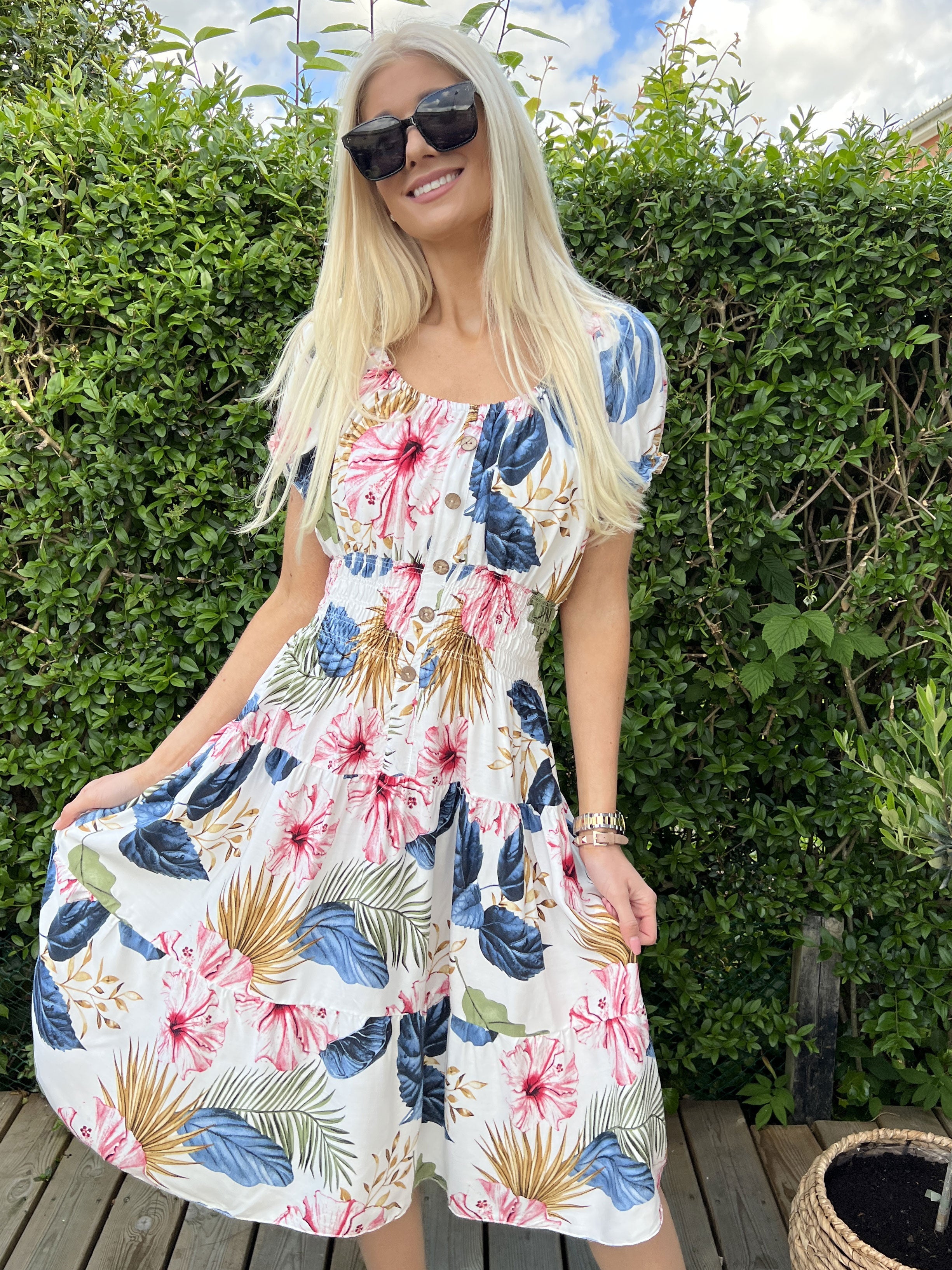 Gracia Short - Kort klänning med träknappar