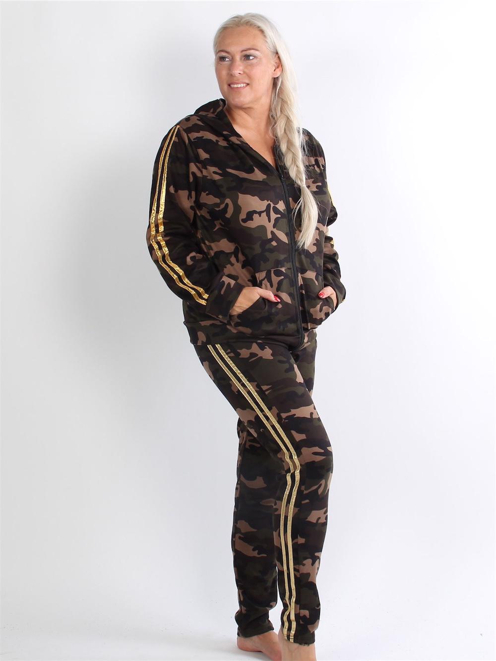 Haily - Snygg kamouflagedräkt med svarta ränder