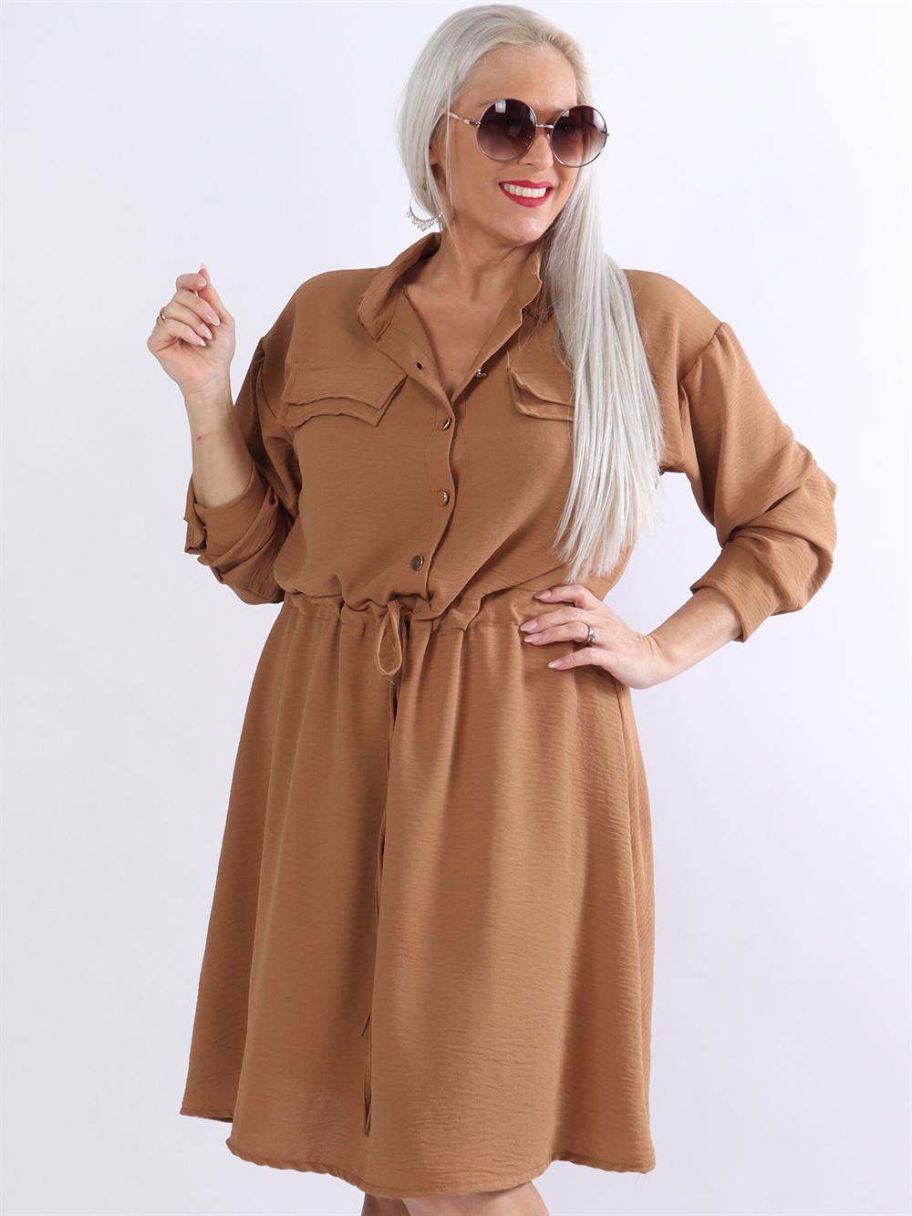 Hanine - Skjorta med guldknappar och spets i midjan