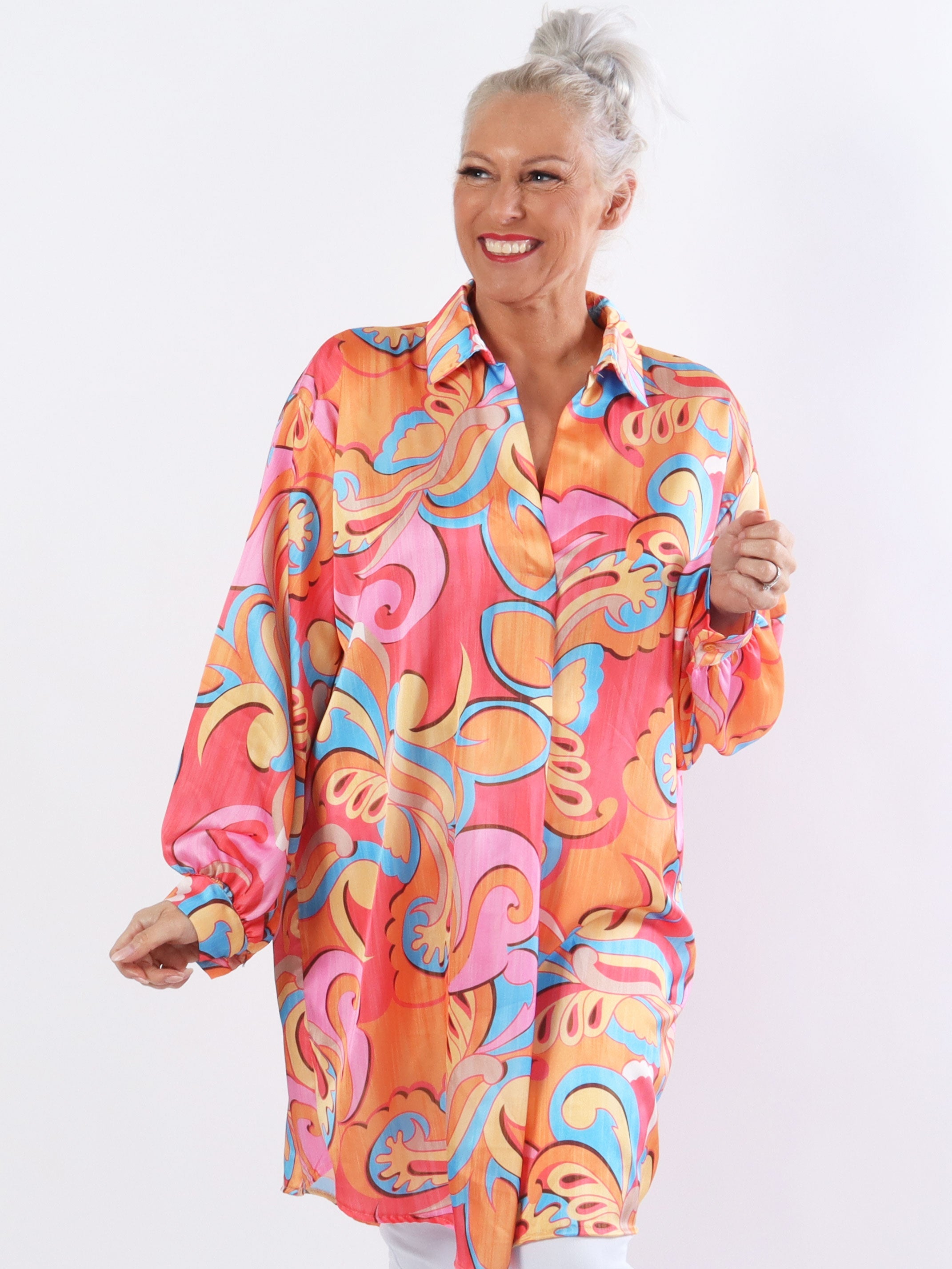 Happy Dress - Mångfärgad skjortklänning i sidenlook i stora storlekar