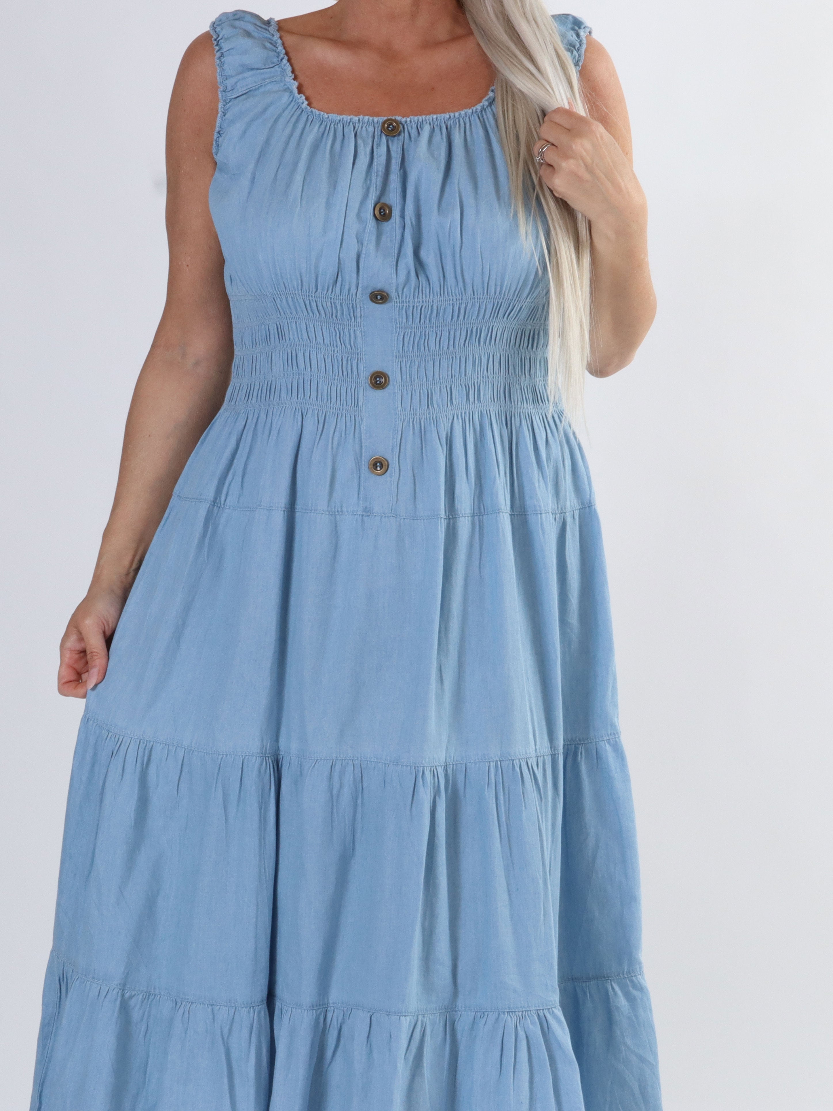 Harper Denim - Söt bomullsklänning i stora storlekar med ett lager på lager