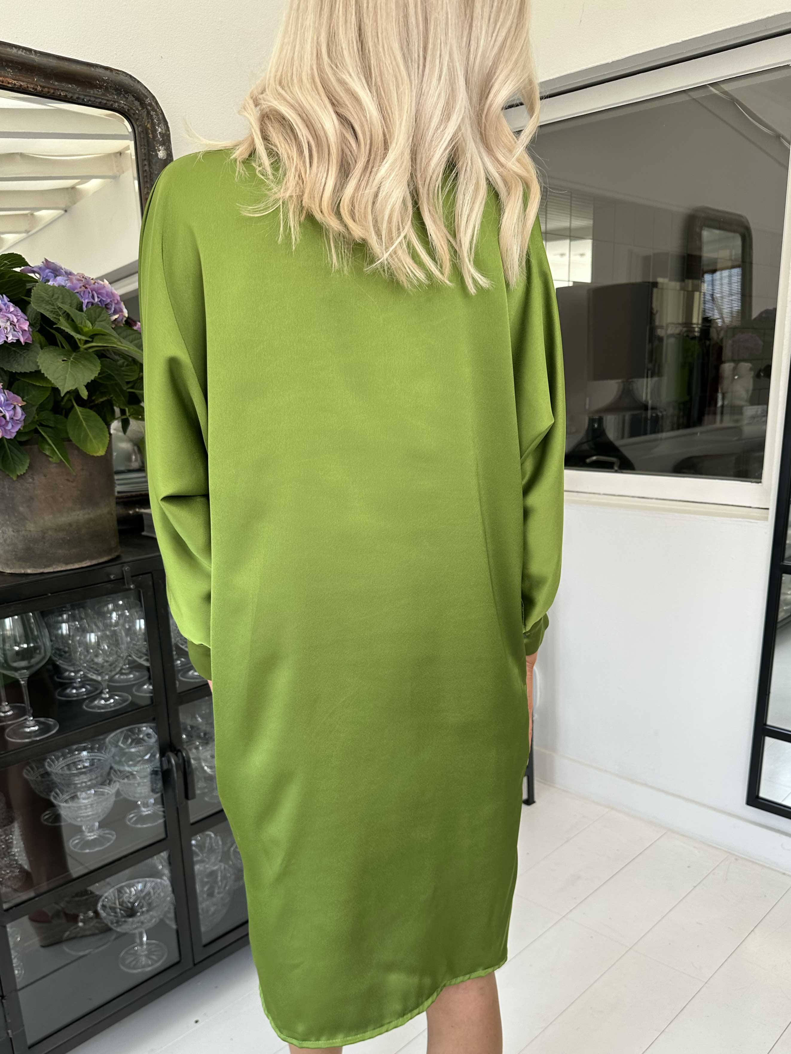 Hassel - Fin skjortklänning i sidenlook - Pink