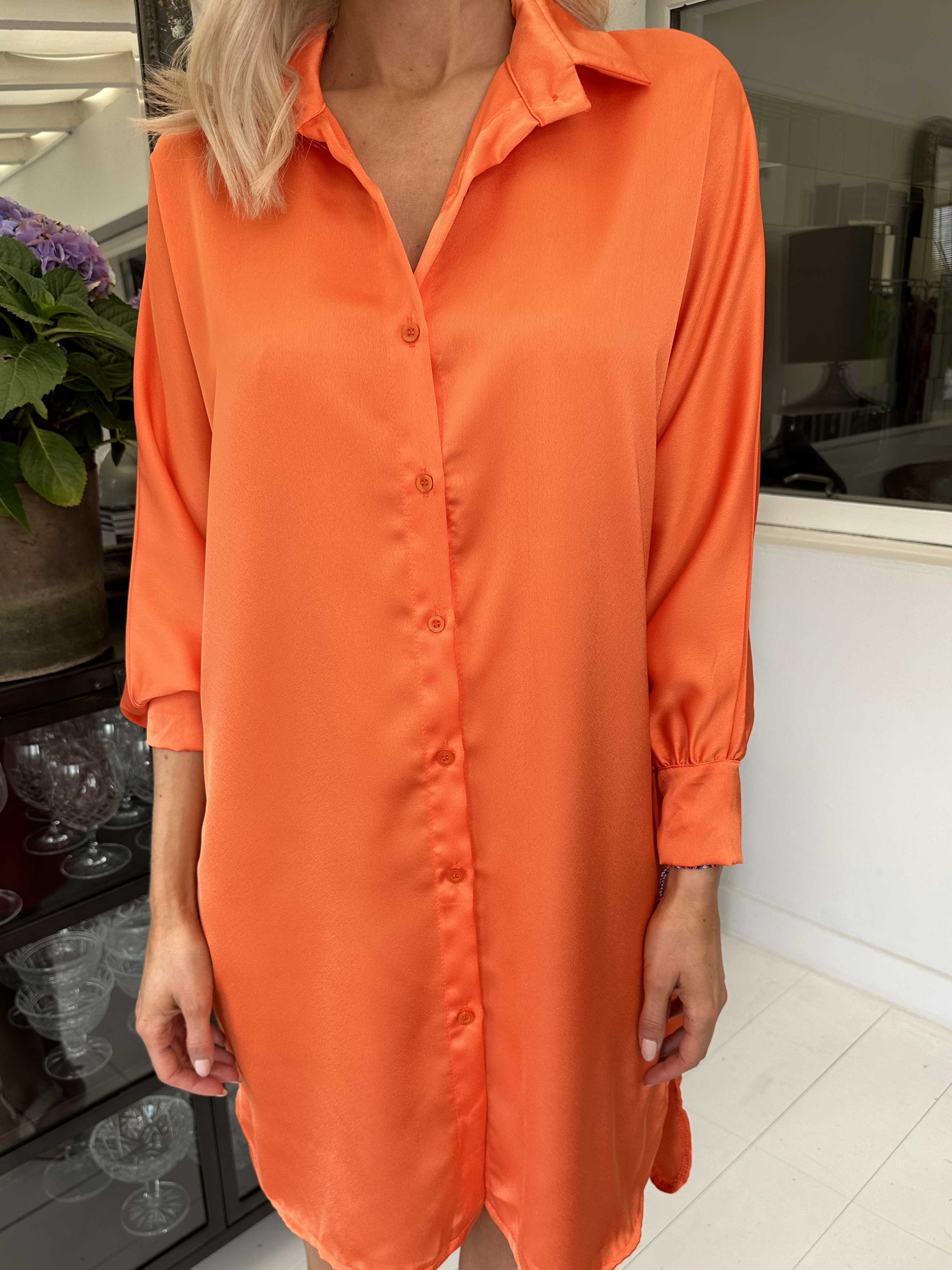 Hassel - Fin skjortklänning i sidenlook