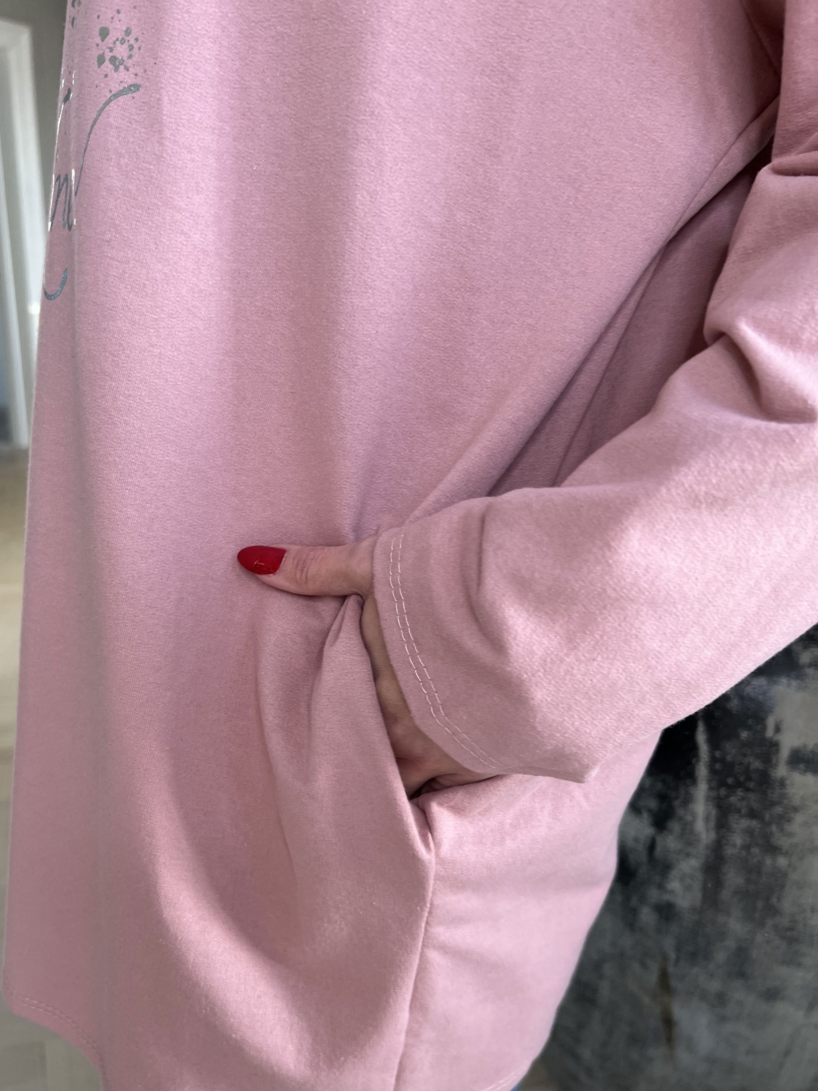 Hearty - Joggingblus med silverfärgad text och hjärta framtill