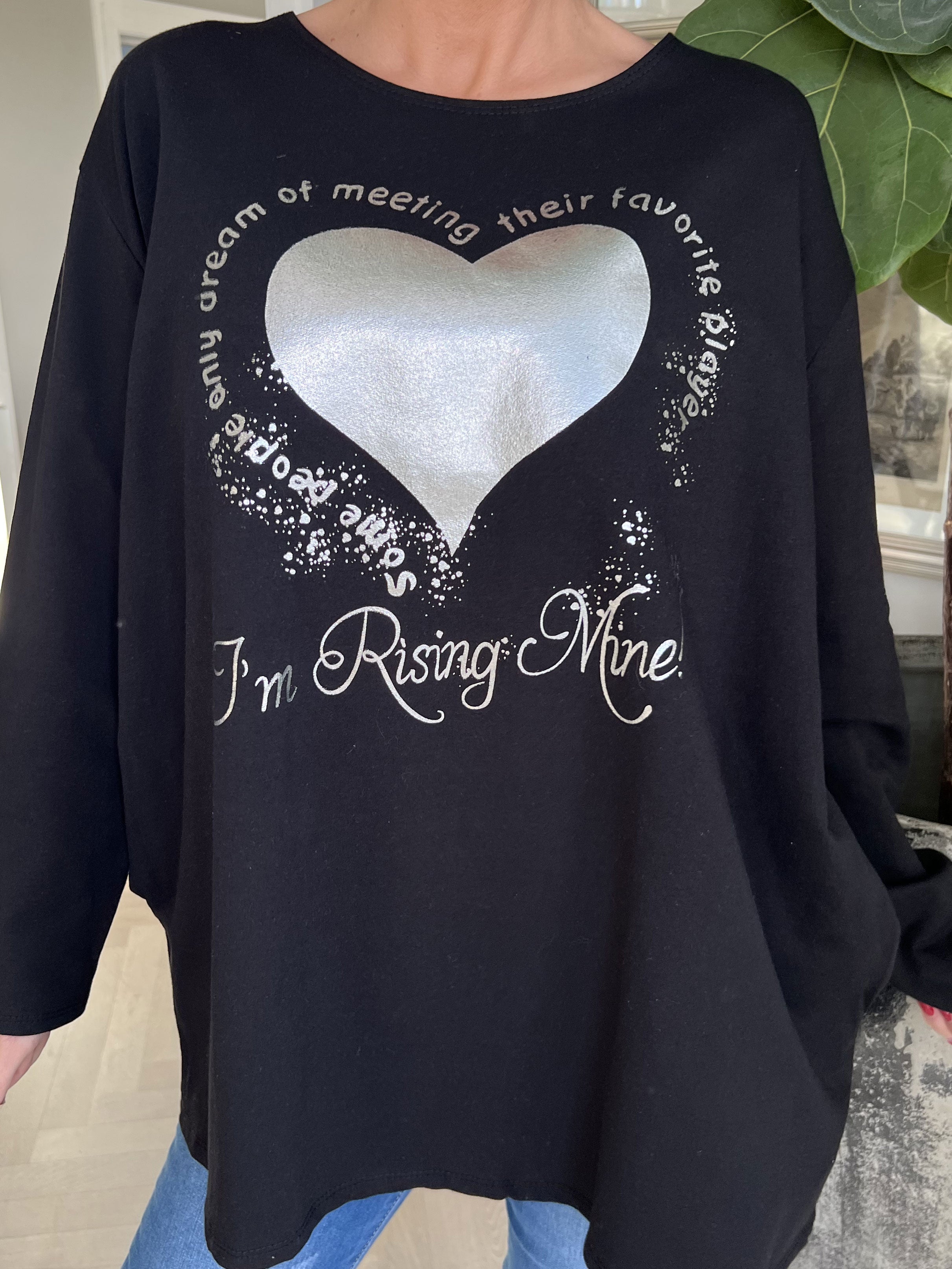 Hearty - Joggingblus med silverfärgad text och hjärta framtill