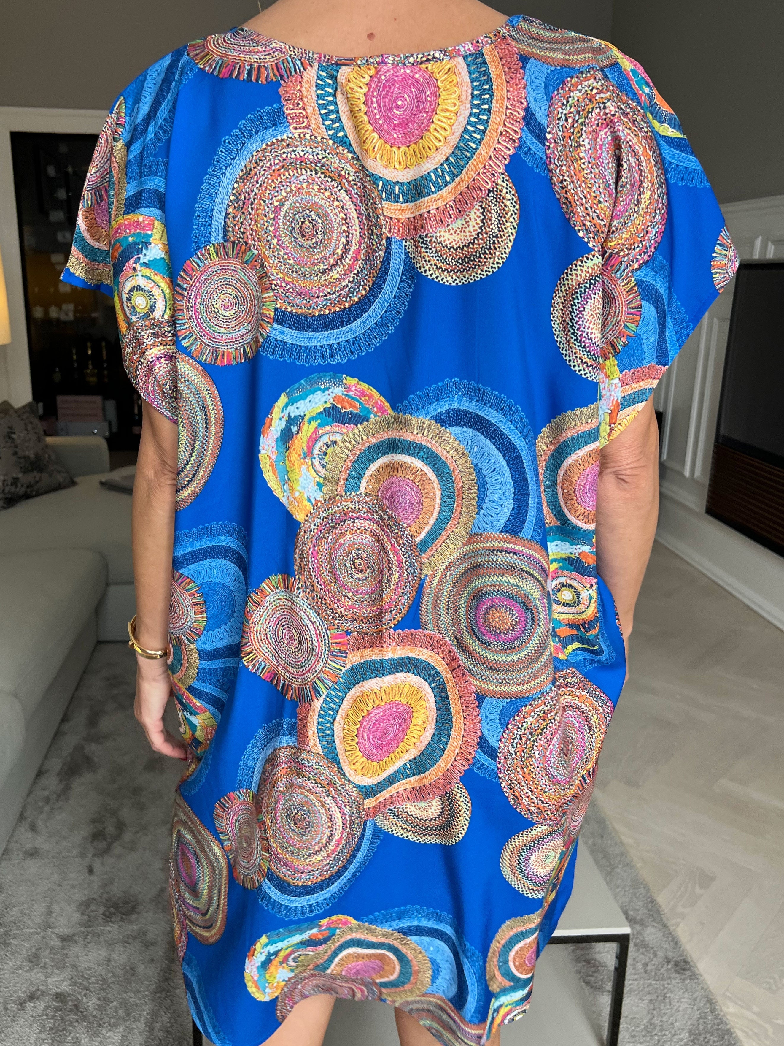 Helena - Lätt och luftig mönstrad klänning i siden - Pink