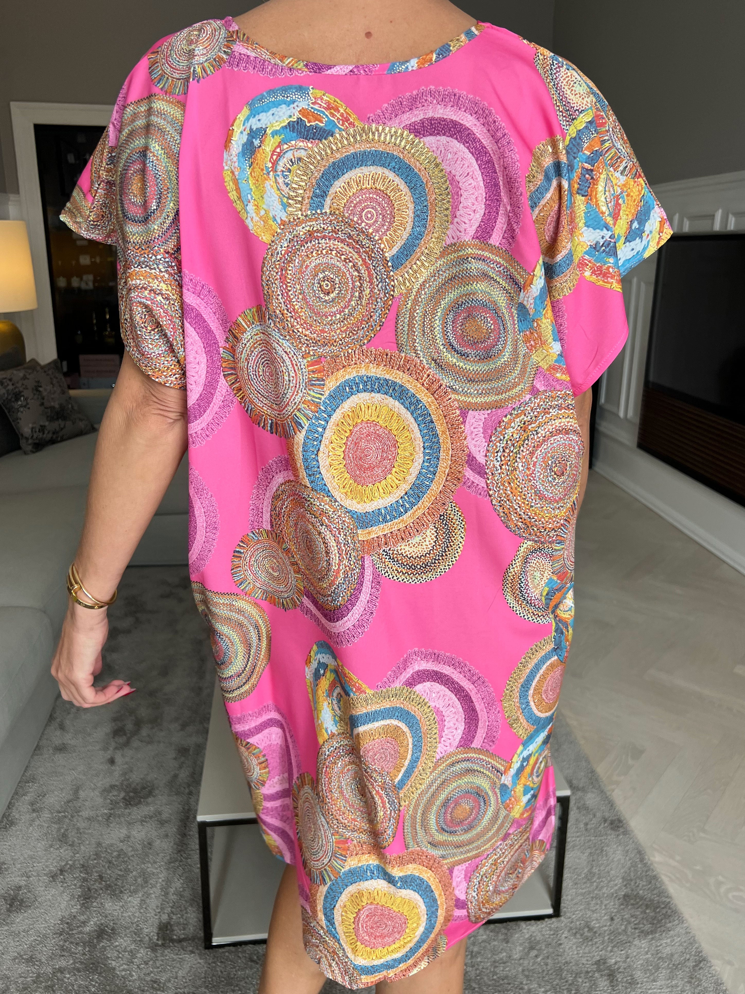 Helena - Lätt och luftig mönstrad klänning i siden