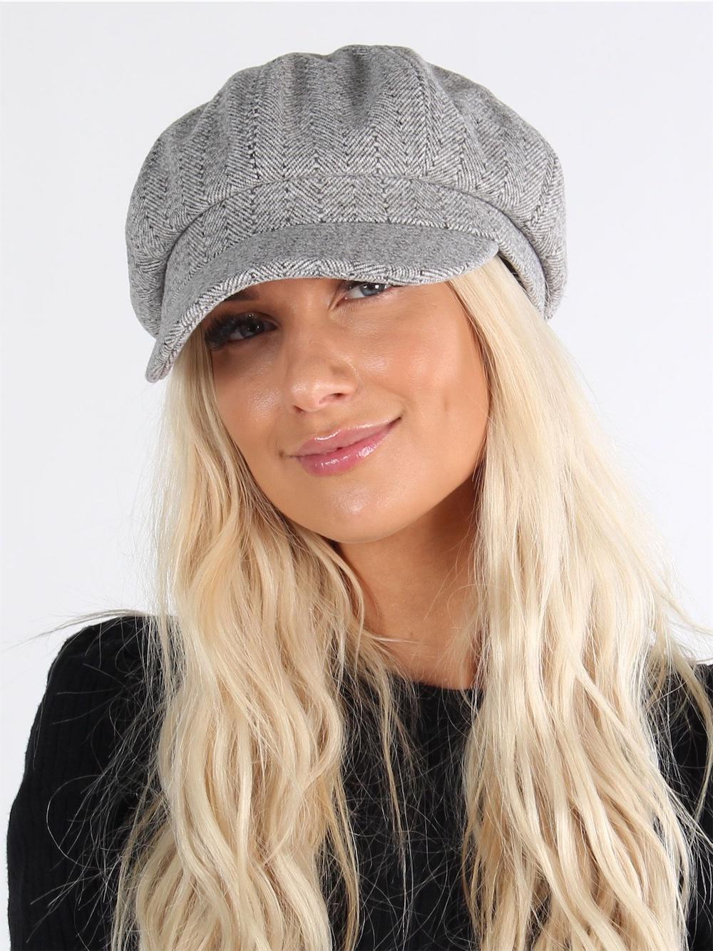 Abida - Beige mössa med kant i fin stickad look