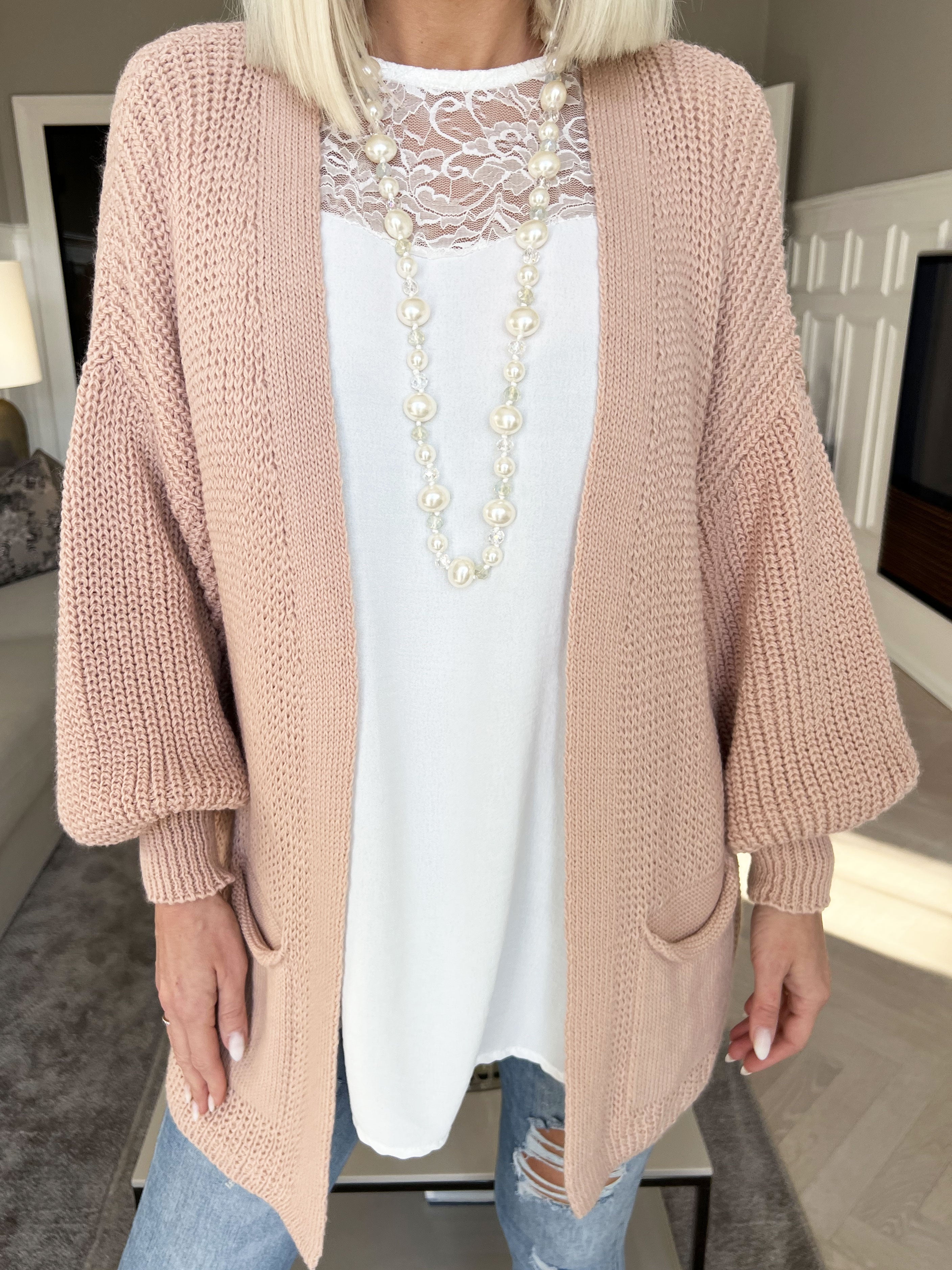 Sally Short - Söt stickad kofta med ballongärmar