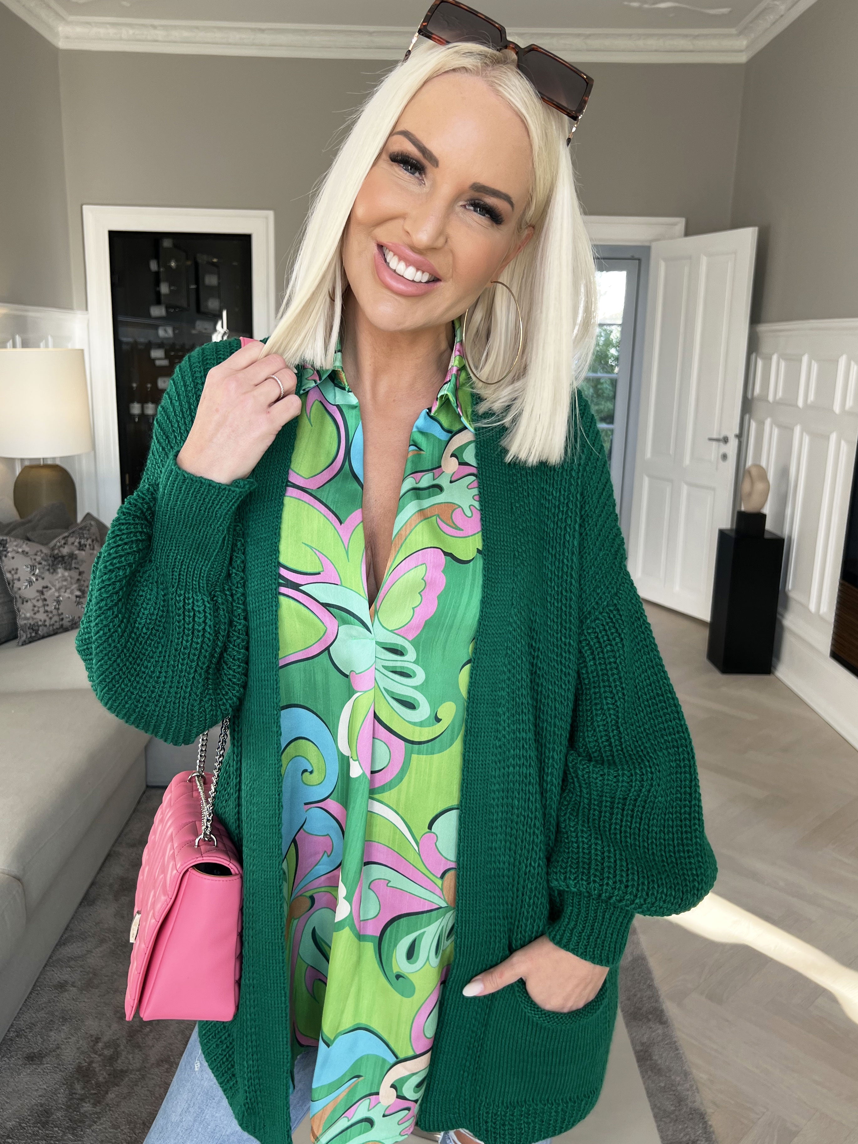 Sally Short - Söt stickad kofta med ballongärmar