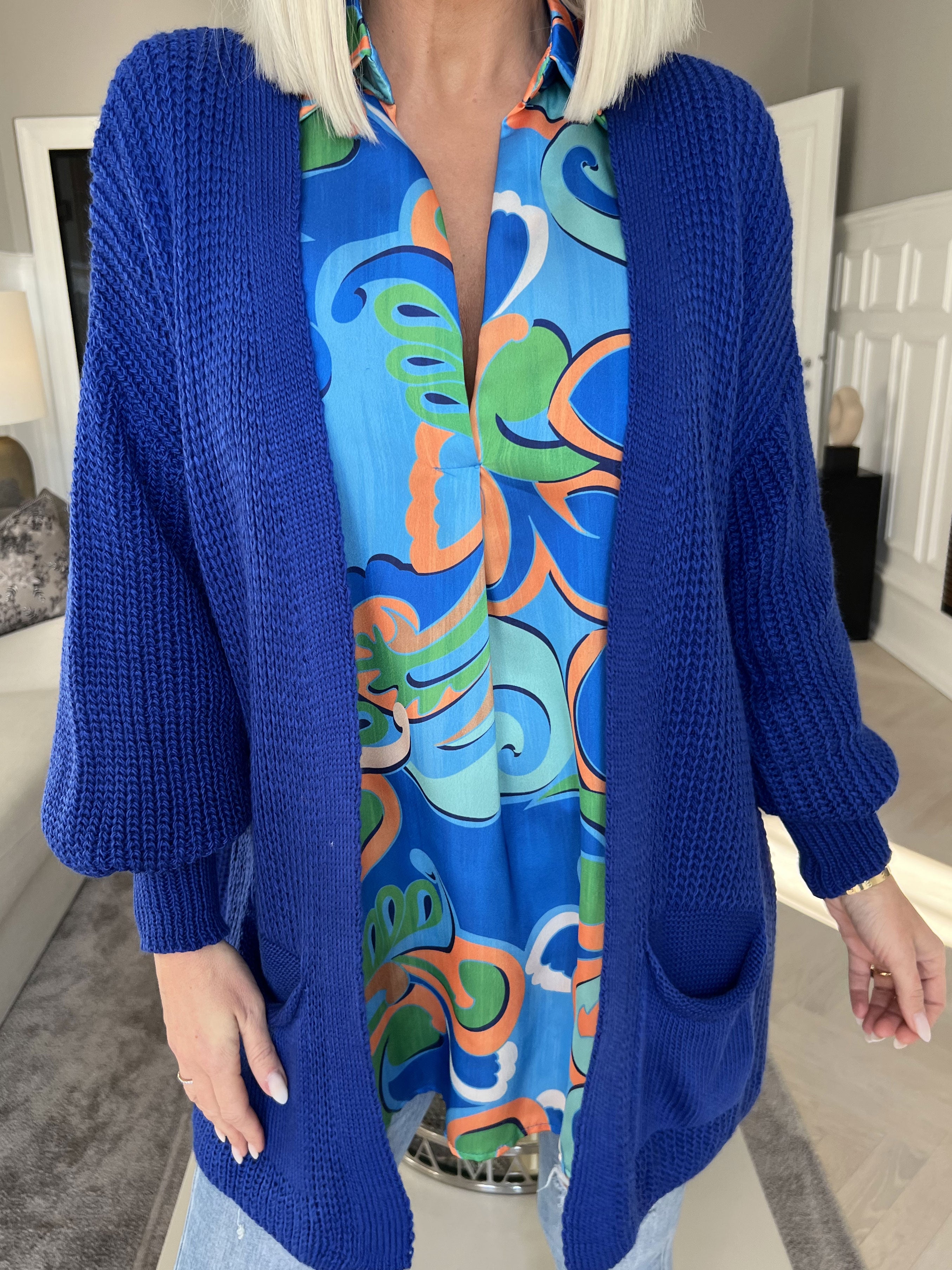 Sally Short - Söt stickad kofta med ballongärmar