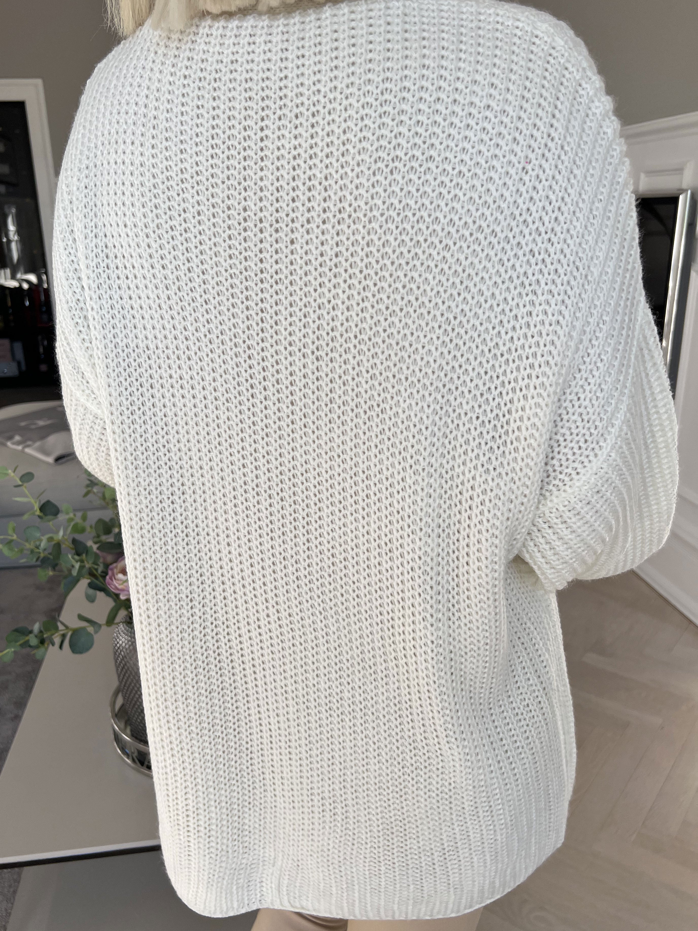 Sally Short - Söt stickad kofta med ballongärmar