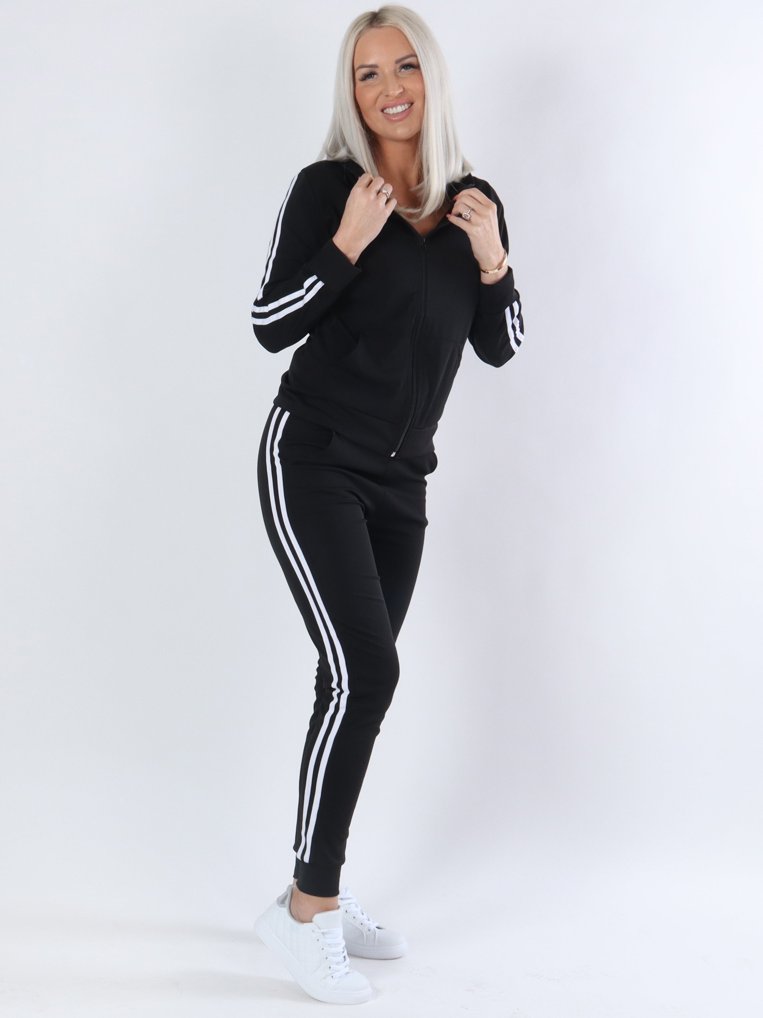 Celin - Armégrön joggingdräkt med vita ränder