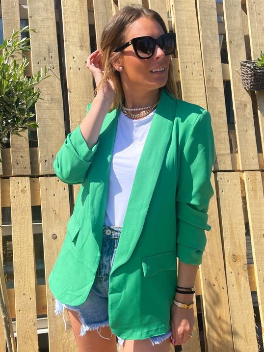 Mila - Snygg blazer med rynka på ärmen