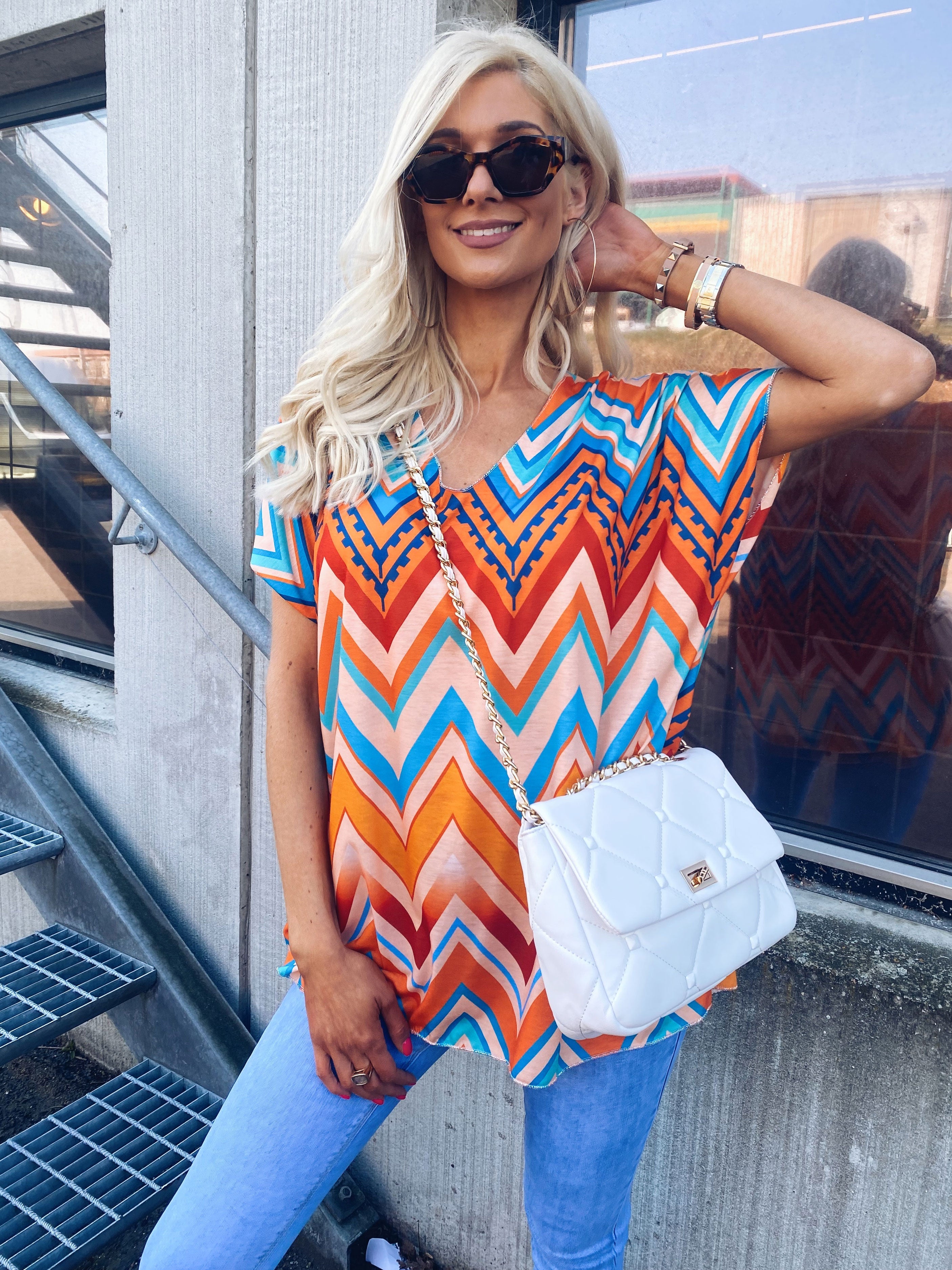 Dakota - Beigefarvet zigzag mønstret t-shirt