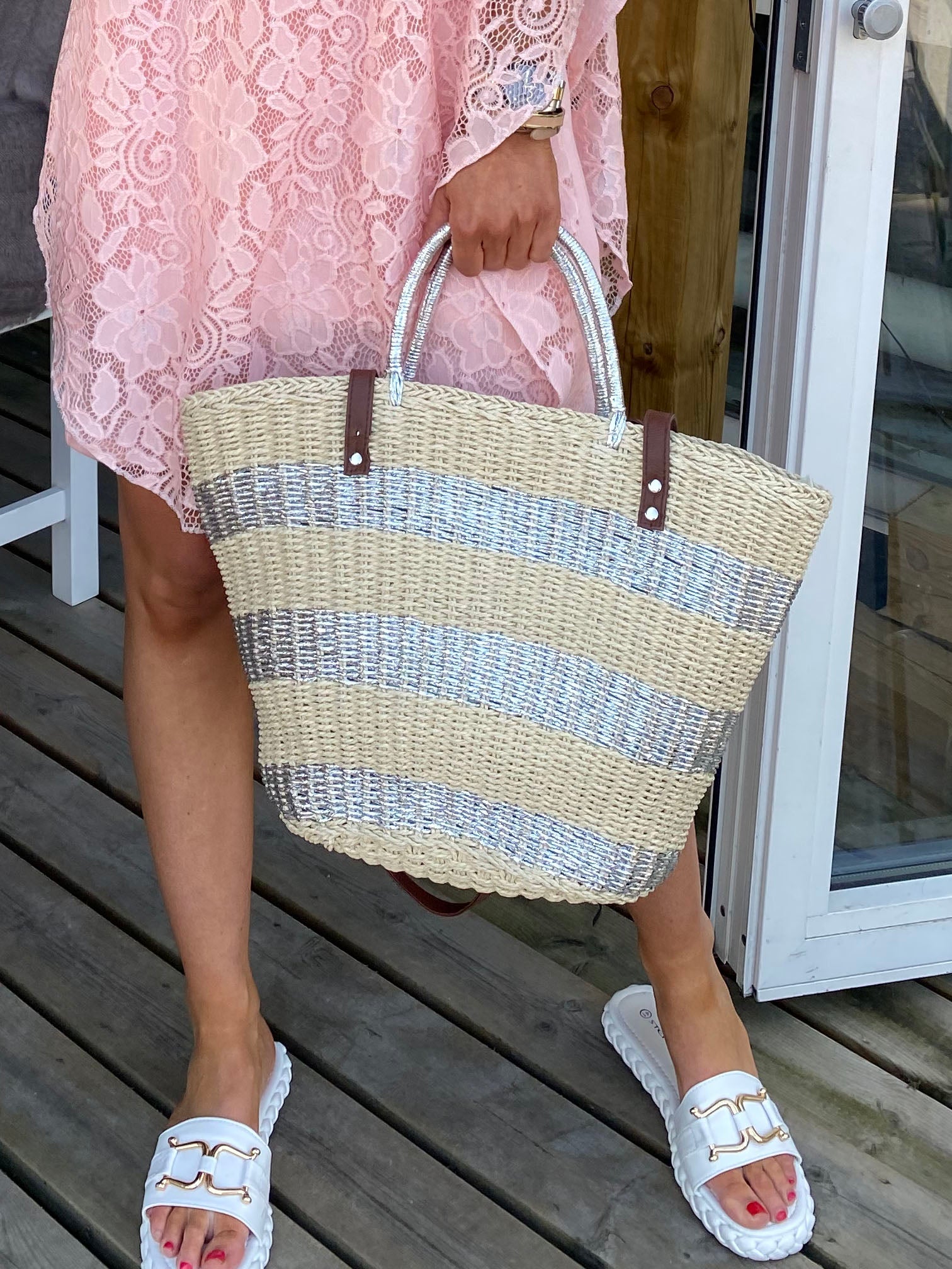 Minias - Strandväska med guldfärgade ränder och handtag