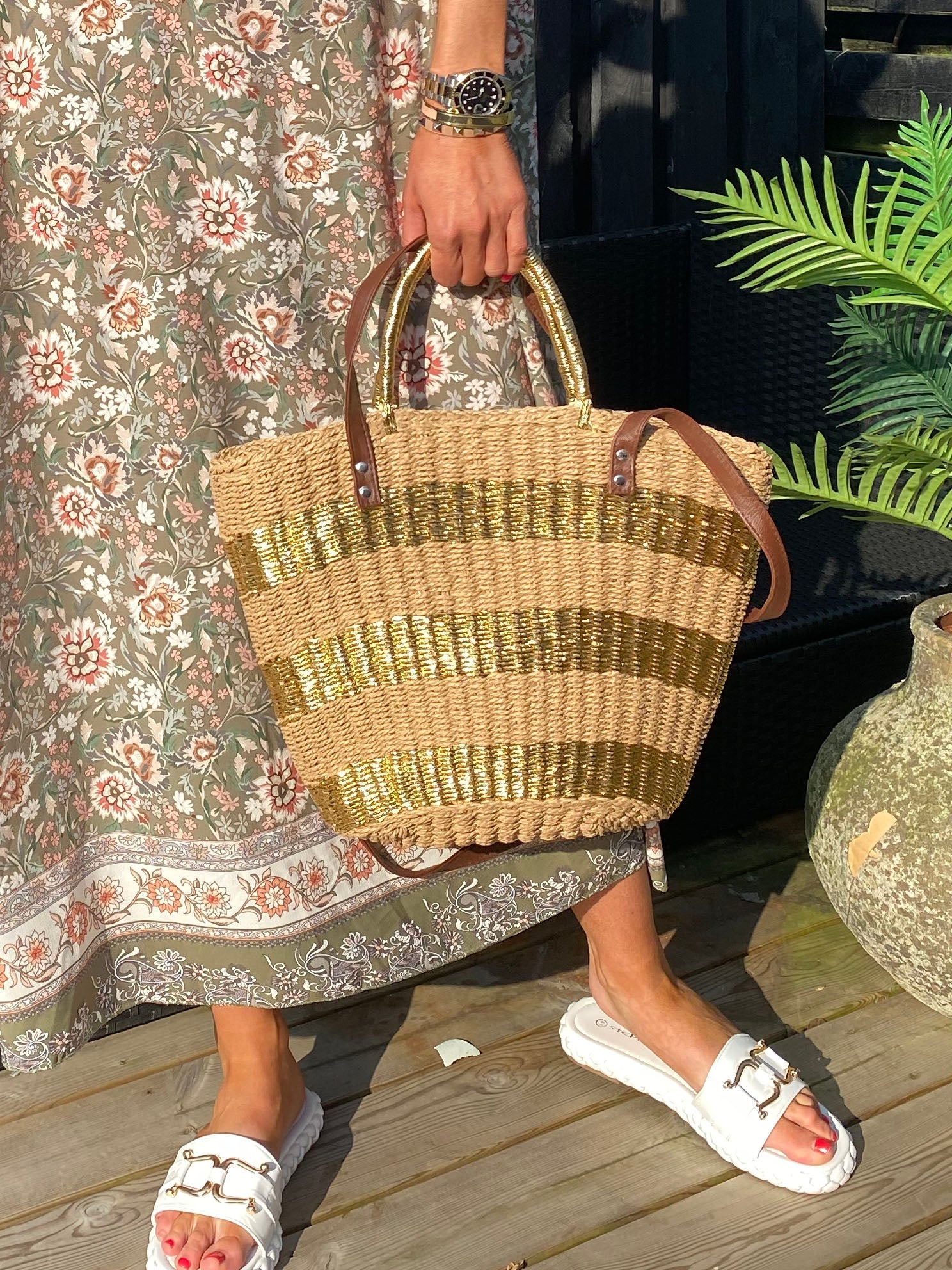 Minias - Strandväska med guldfärgade ränder och handtag