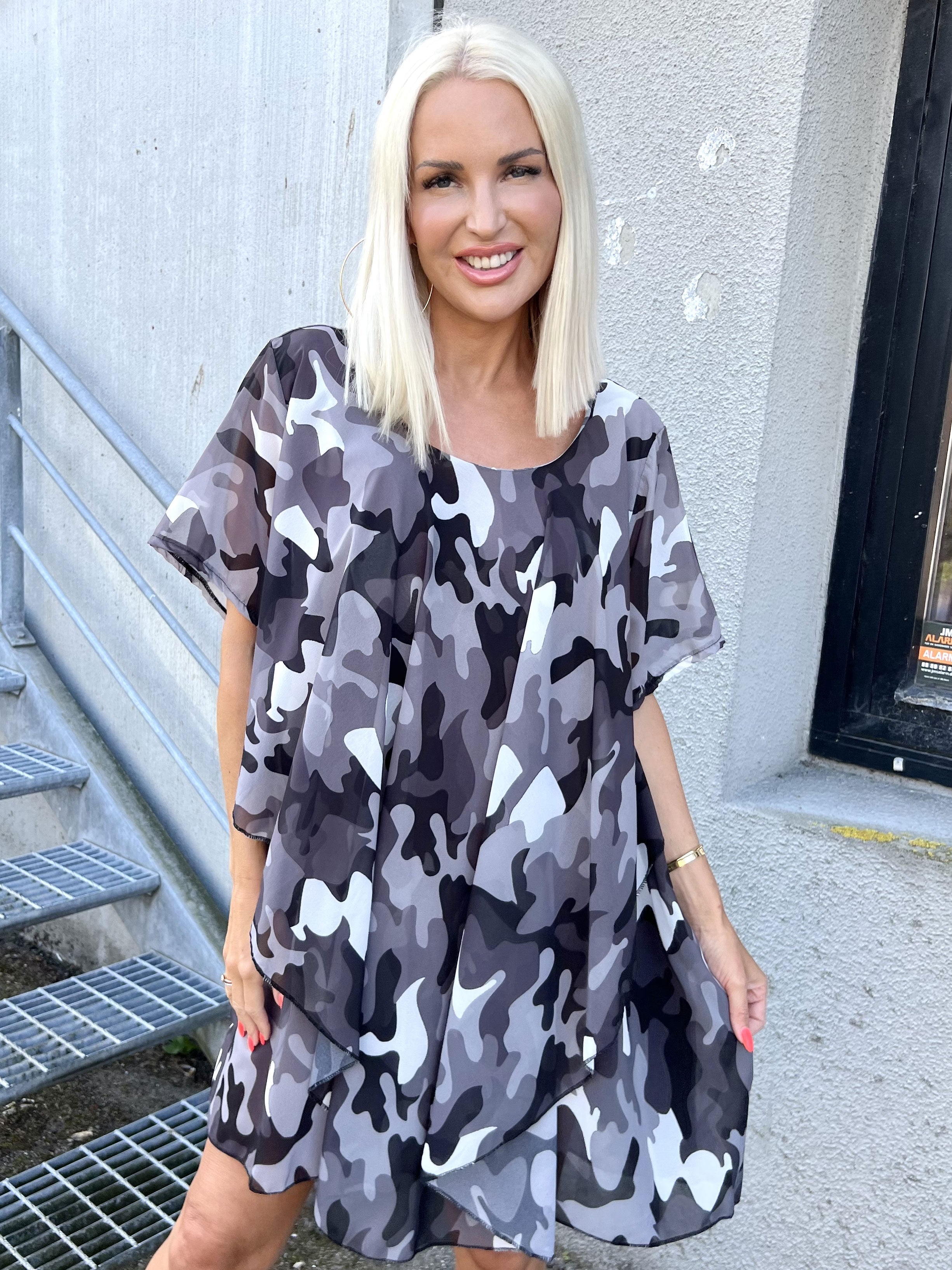 Wanda - Tunika klänning i chiffong