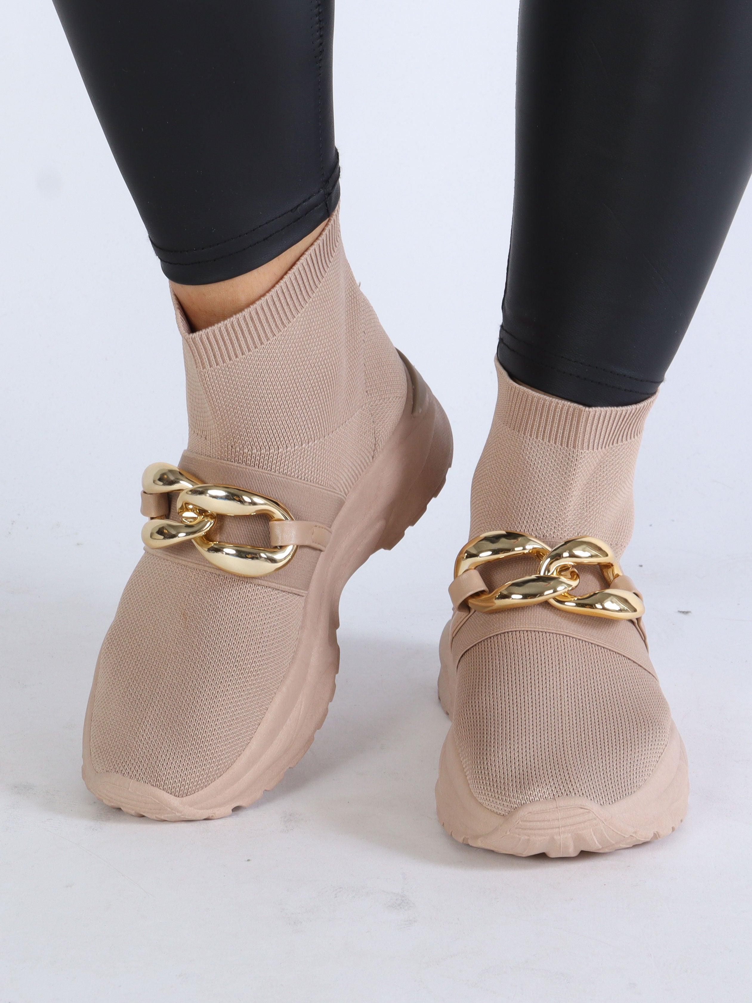 Aldofine - Lerfärgade strumpskor med guldkedja