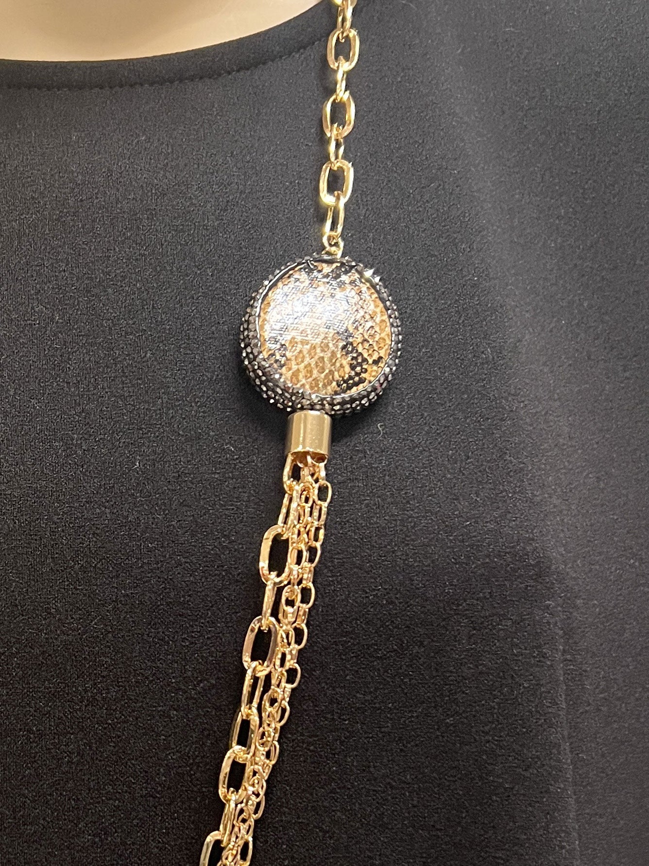 Paola - Halsband i guld med hänge med ormtryck