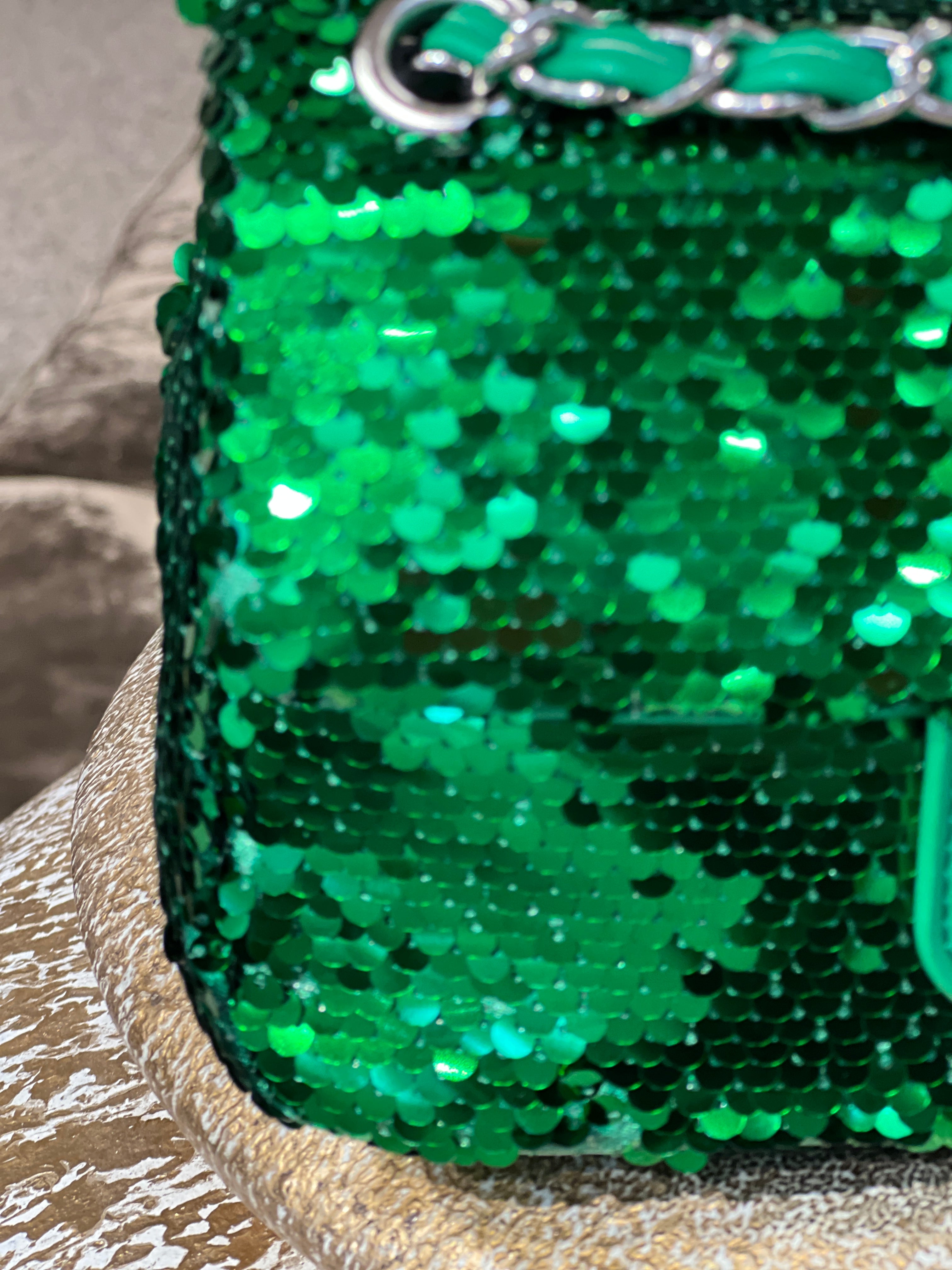 Alina - Paljettväska med silverkedja