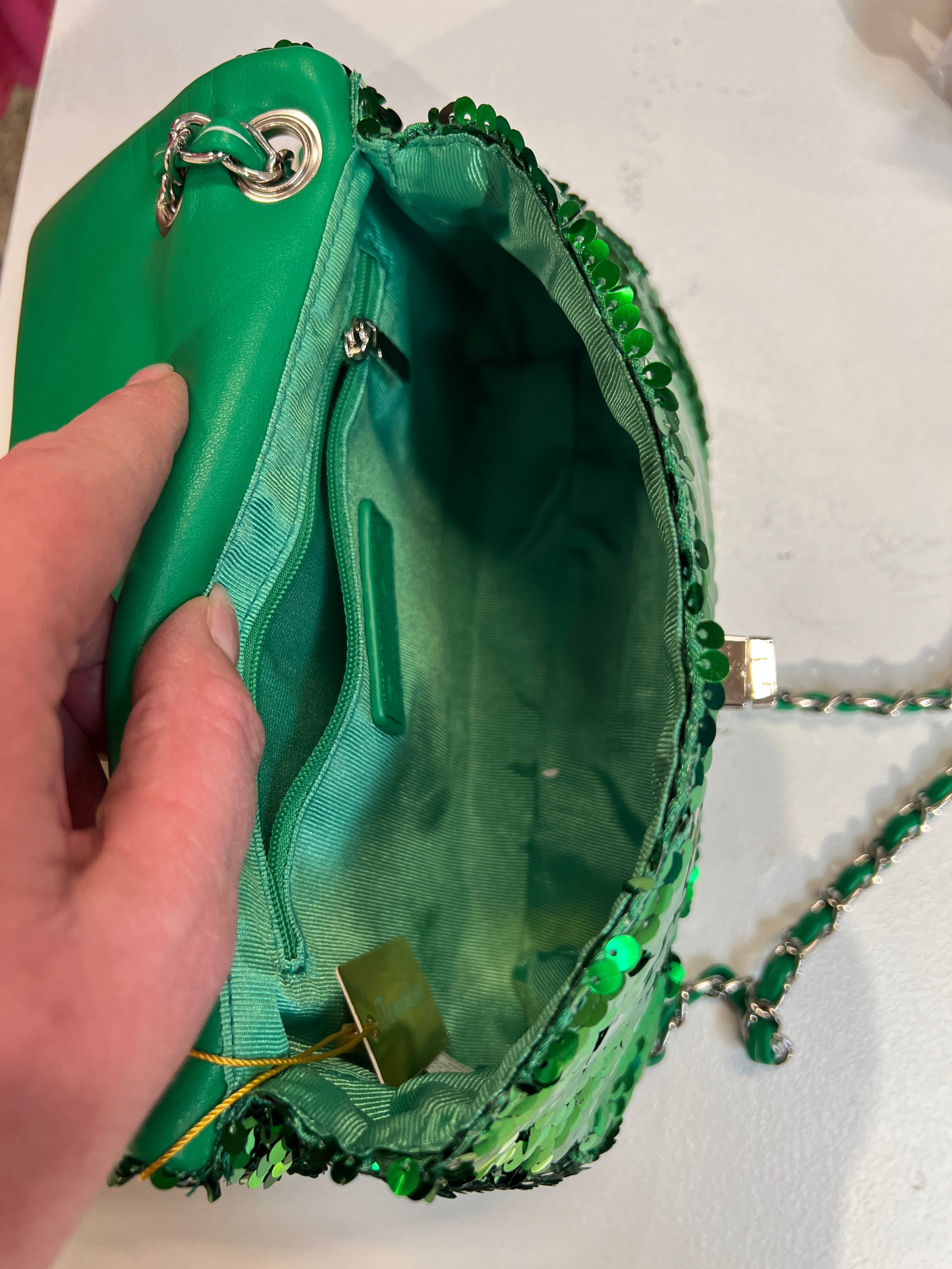 Alina - Paljettväska med silverkedja