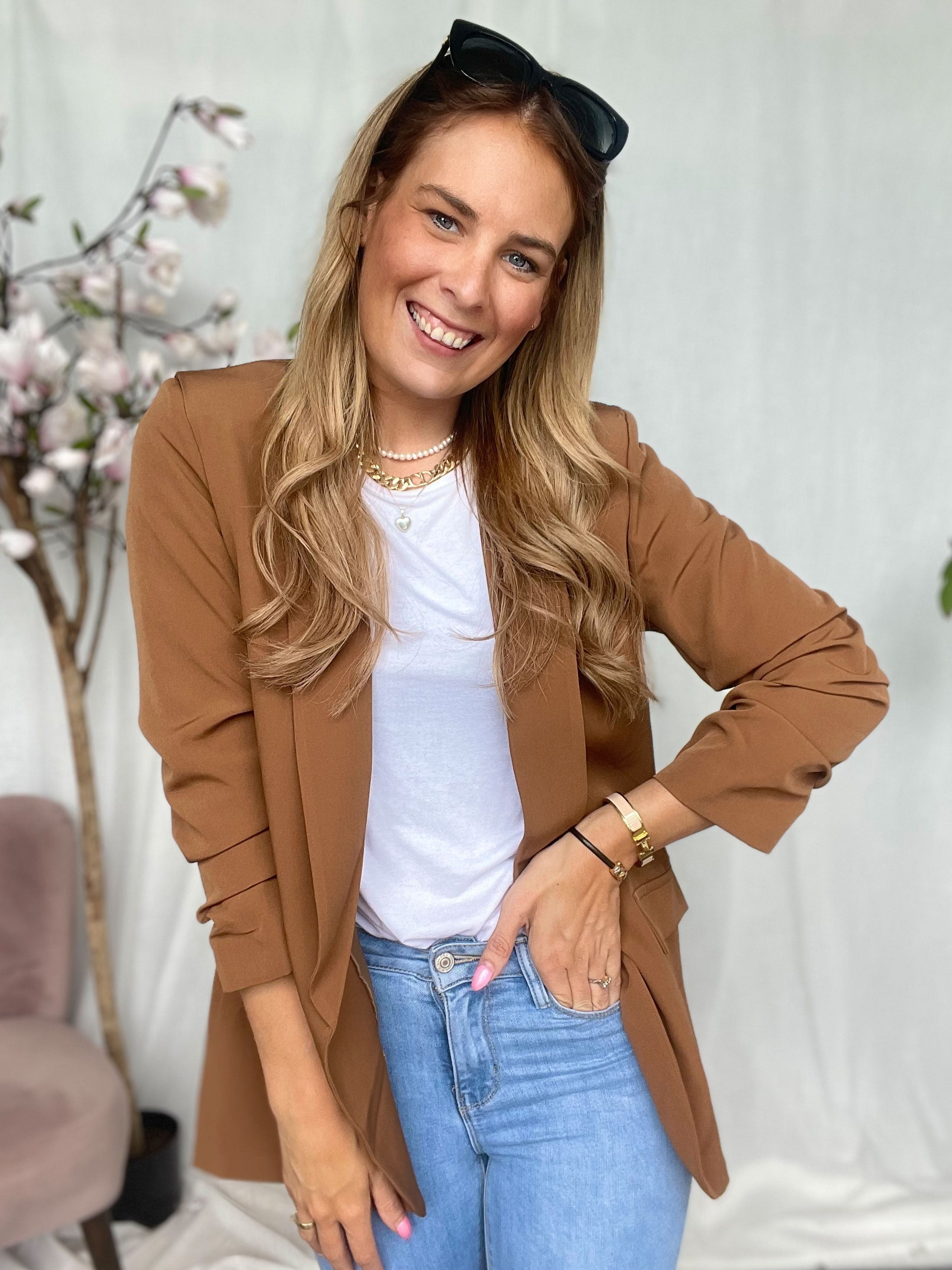 Mila - Snygg blazer med rynka på ärmen