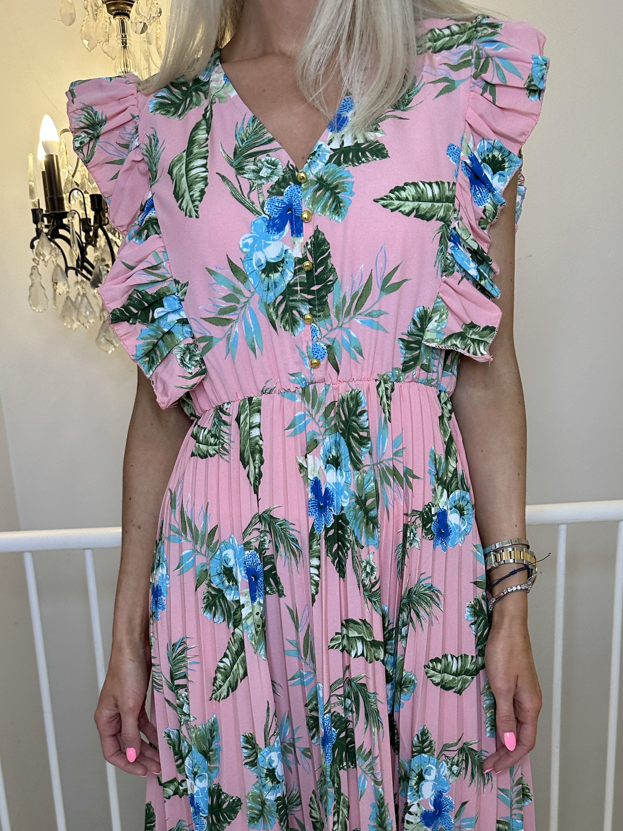 Lullu Tropical - Lång klänning med volanger och veckad kjol