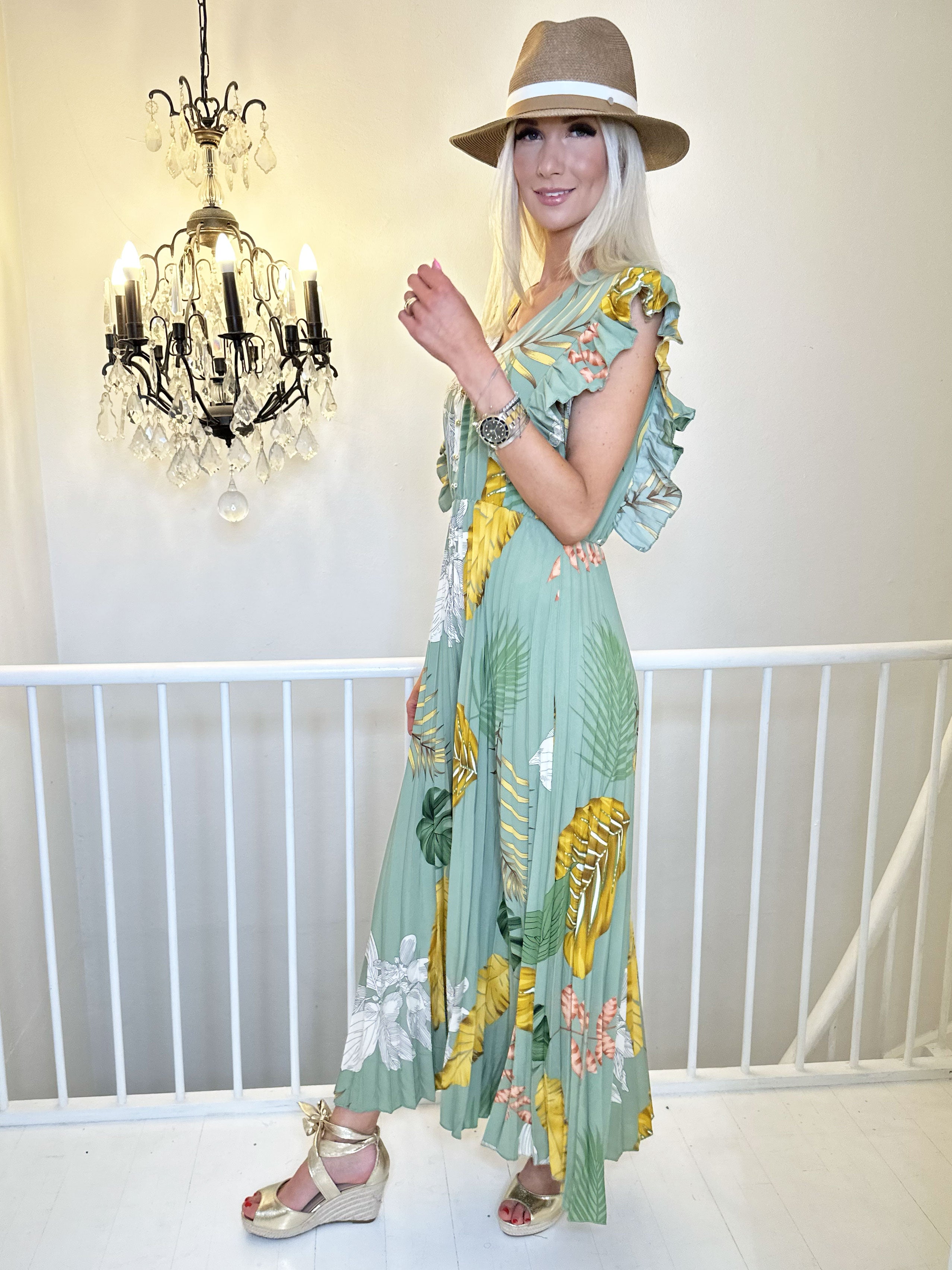 Lullu Leaf - Lång klänning med volanger och veckad kjol