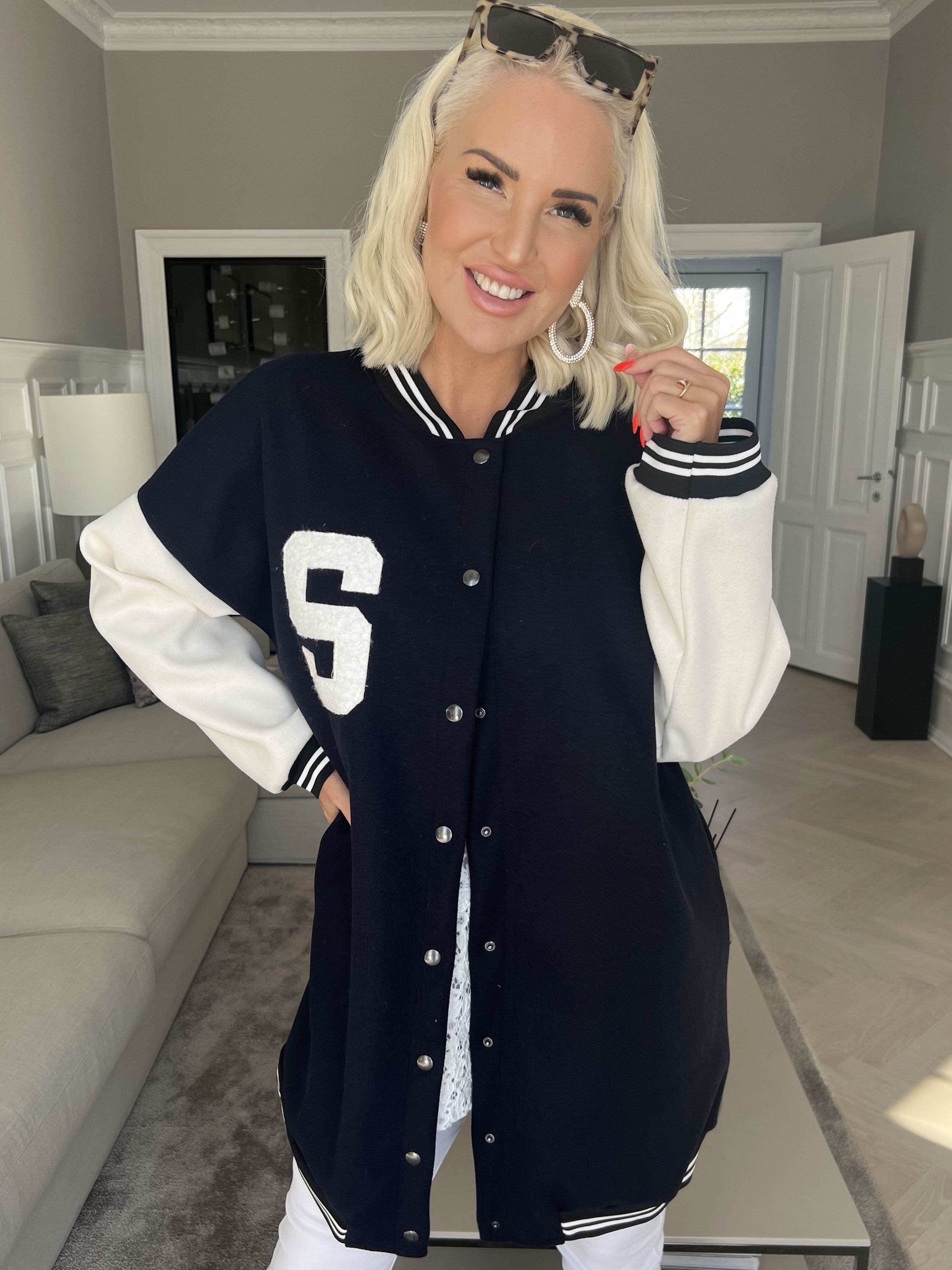 Andy - Cool lång collegejacka med tryckknappar