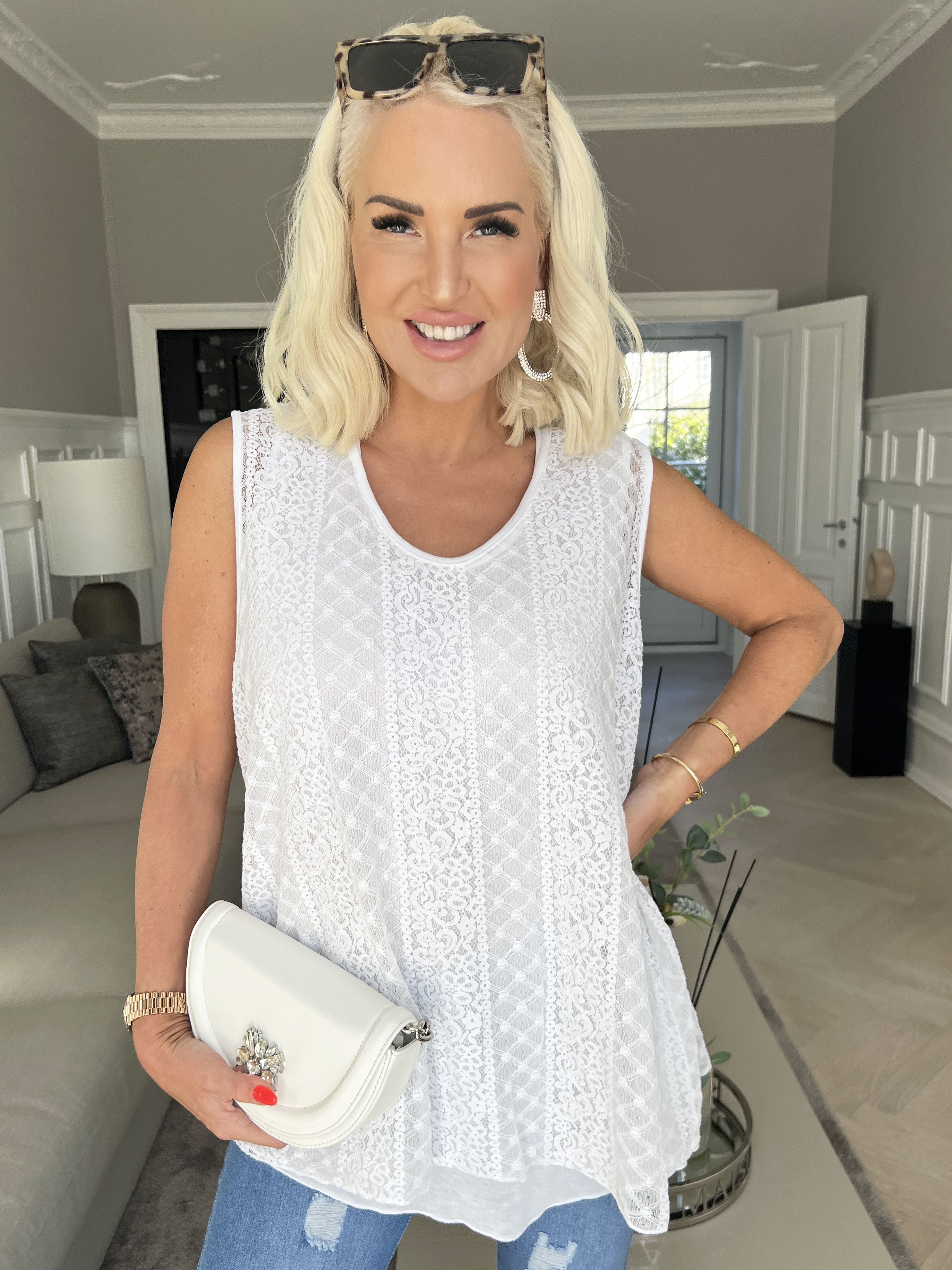 Estala - Söt spetstopp utan ärmar