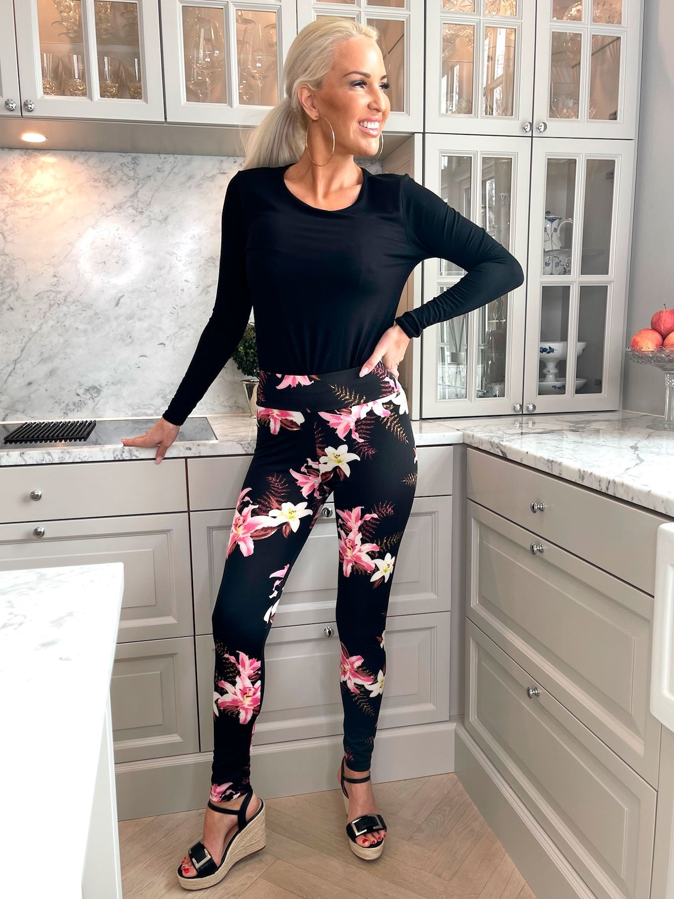 Vibe - Leggings med rosa blommor och blå blad