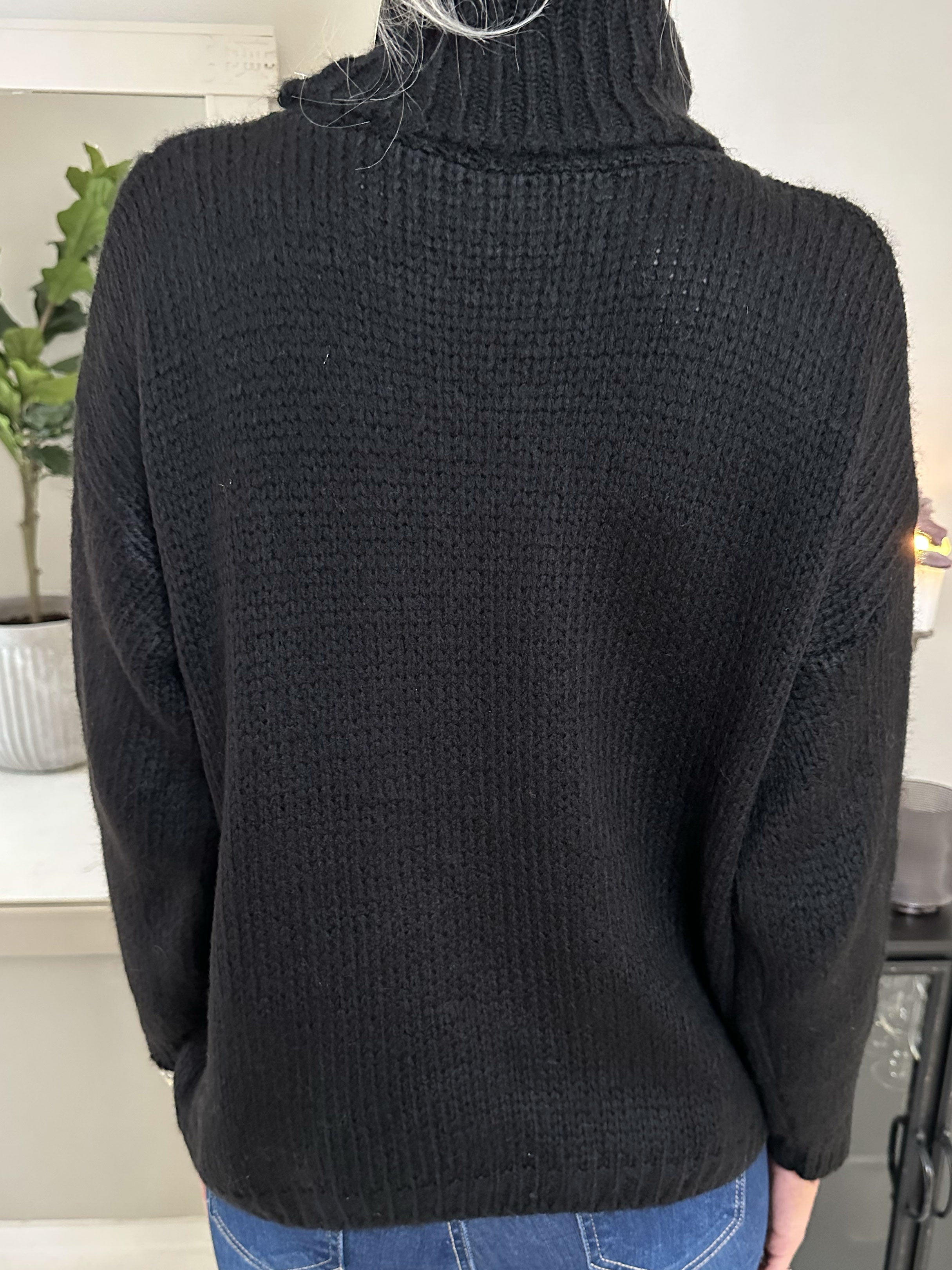 Marlena - Söt, mjuk stickning med rullkrage