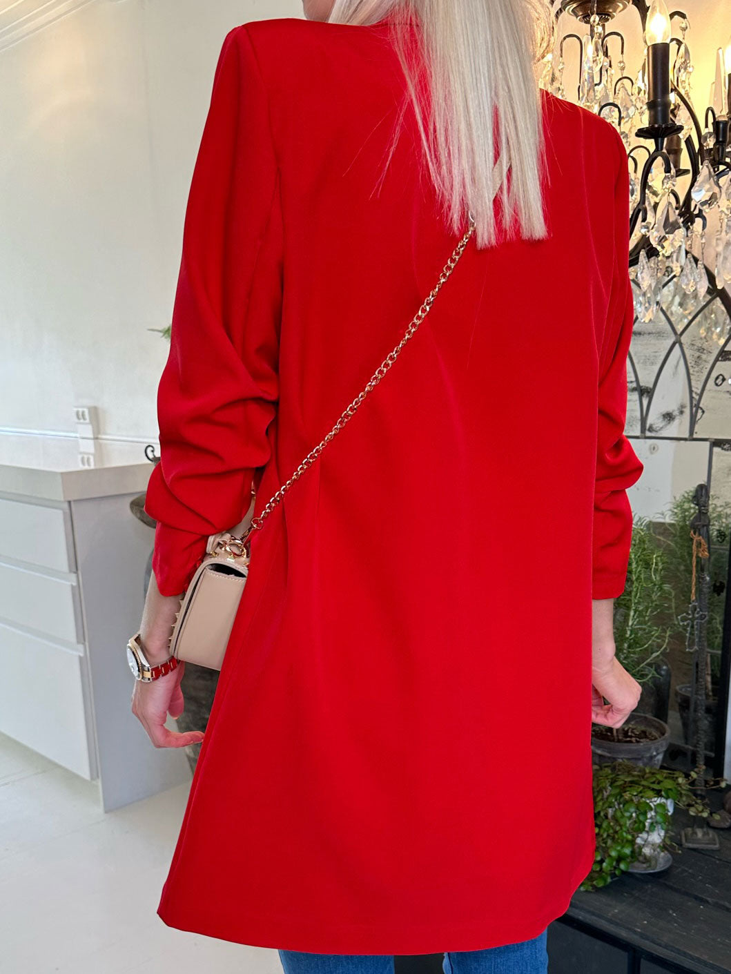 Mila Long - Snygg blazer med veck på ärmen