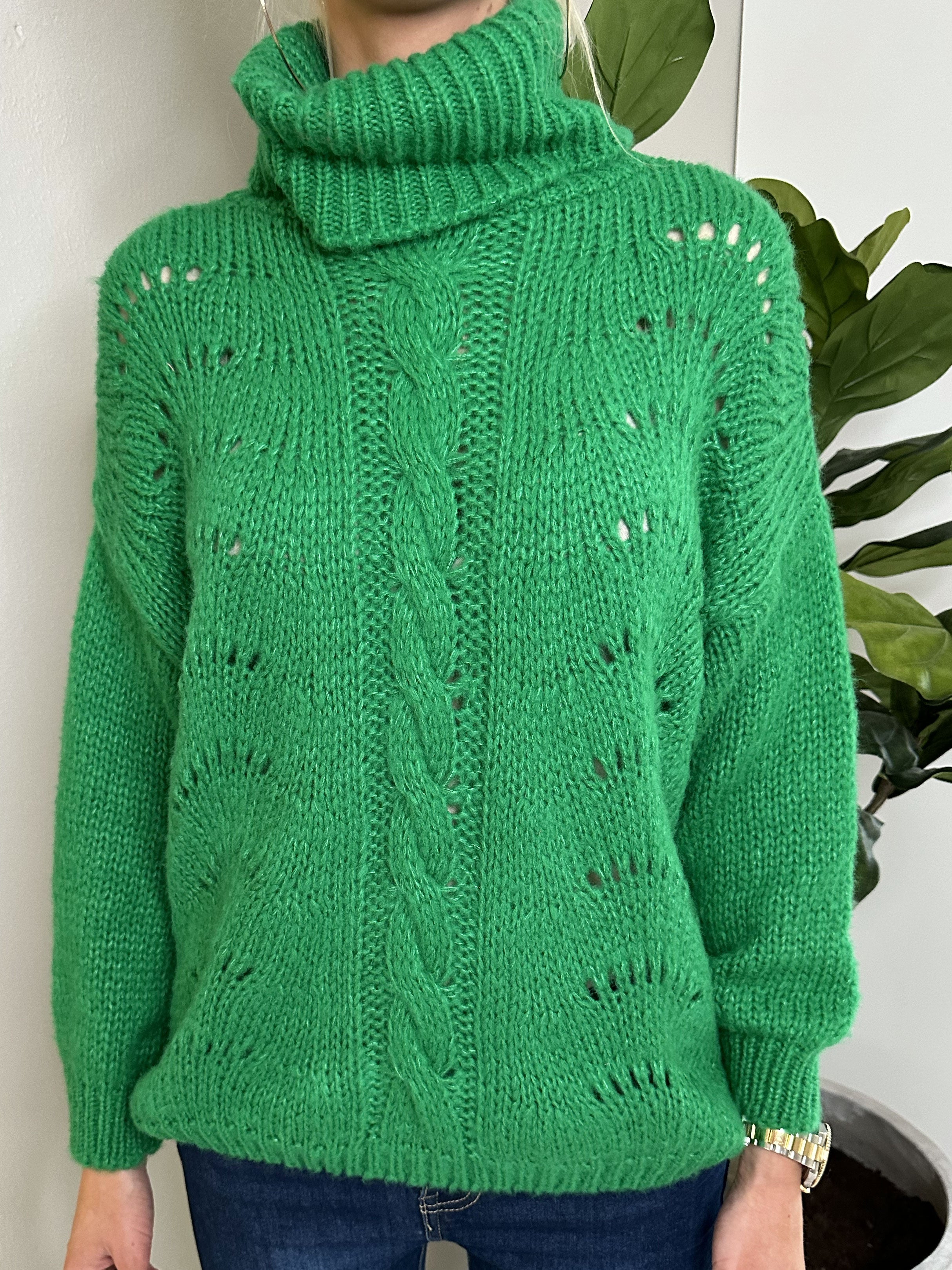 Marlena - Söt, mjuk stickning med rullkrage