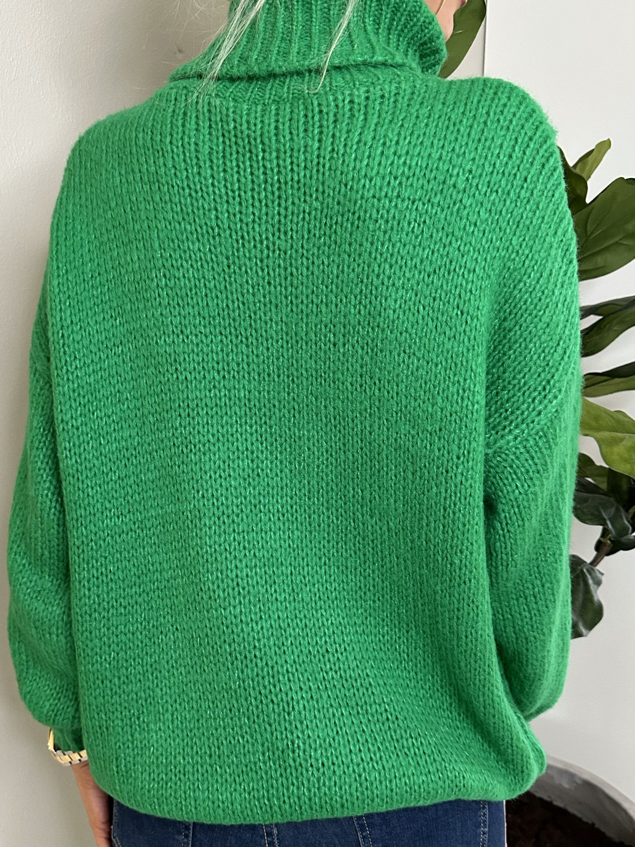 Marlena - Söt, mjuk stickning med rullkrage