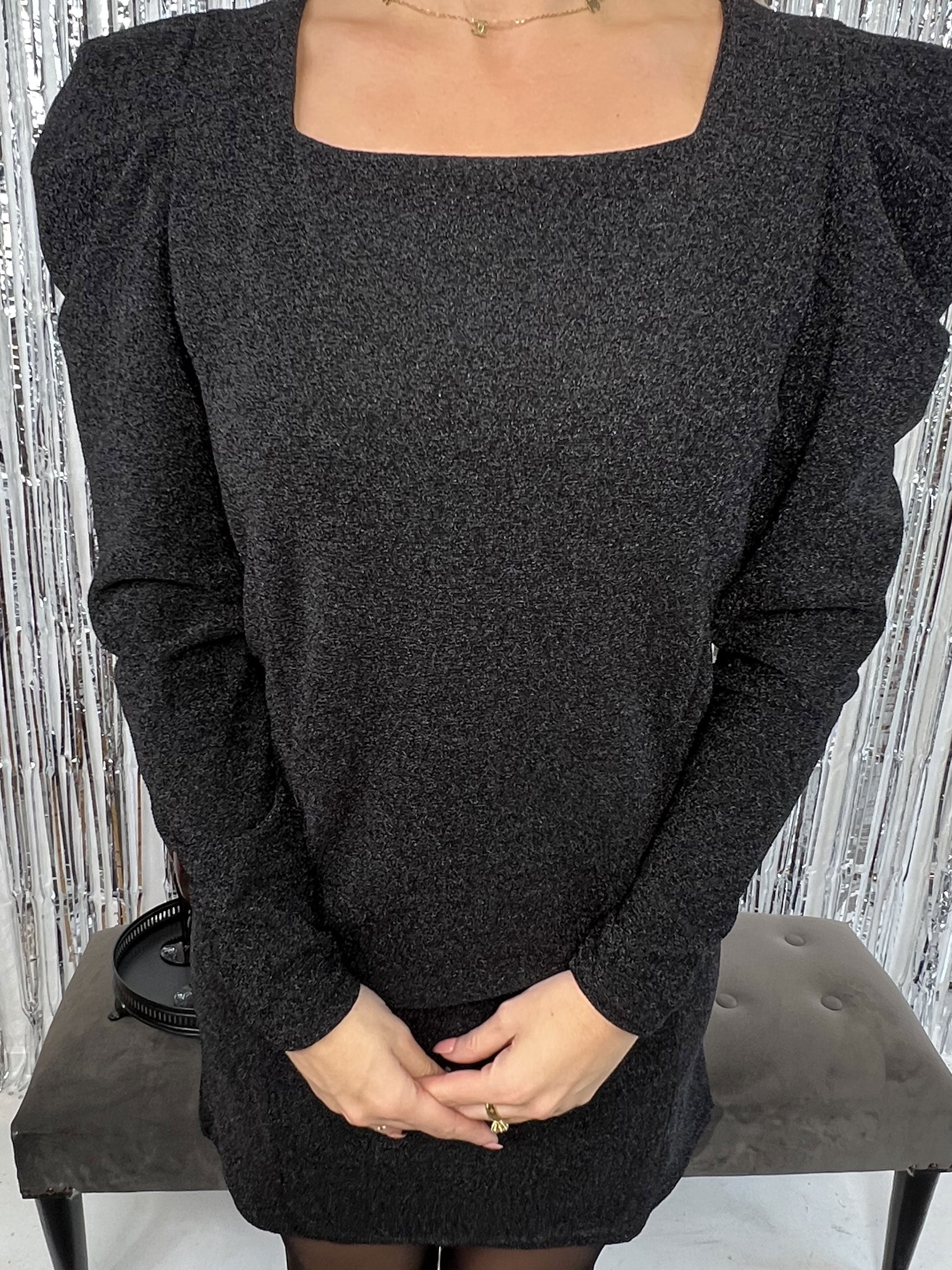 Tatiana - Elegant glitterklänning med puffärmar