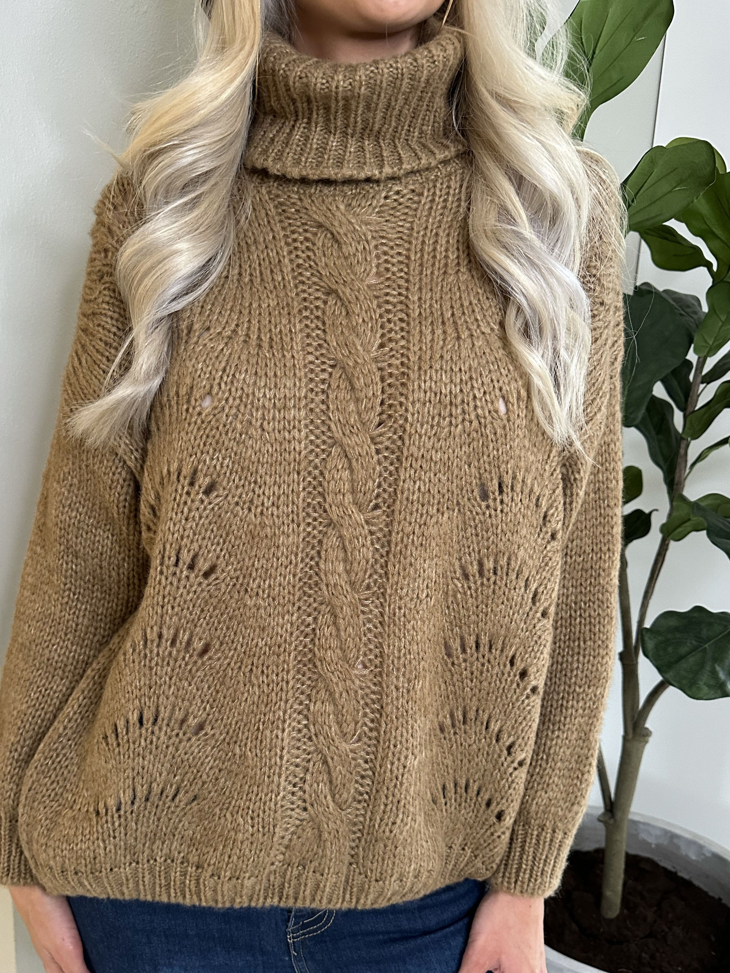 Marlena - Söt, mjuk stickning med rullkrage