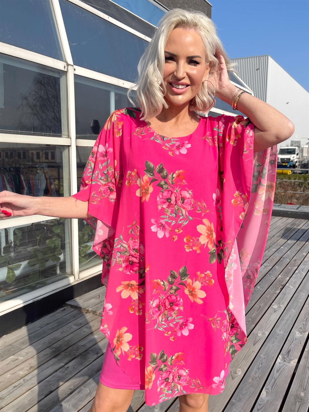 Kenya Flower - Tunikaklänning med chiffonglager i blommigt tryck