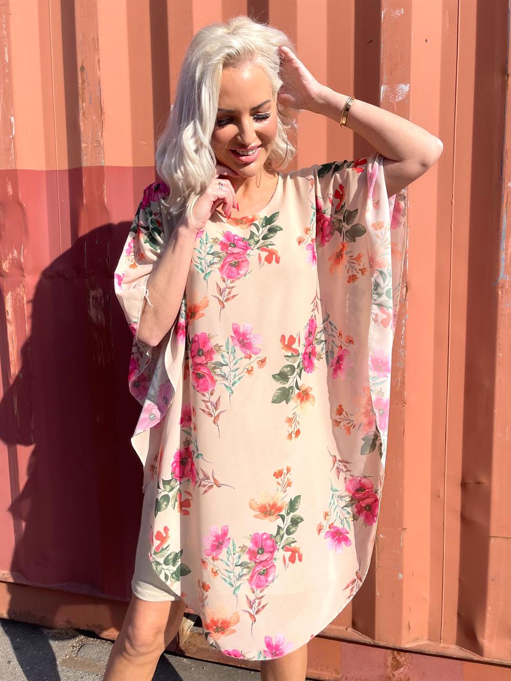 Kenya Flower - Tunikaklänning med chiffonglager i blommigt tryck