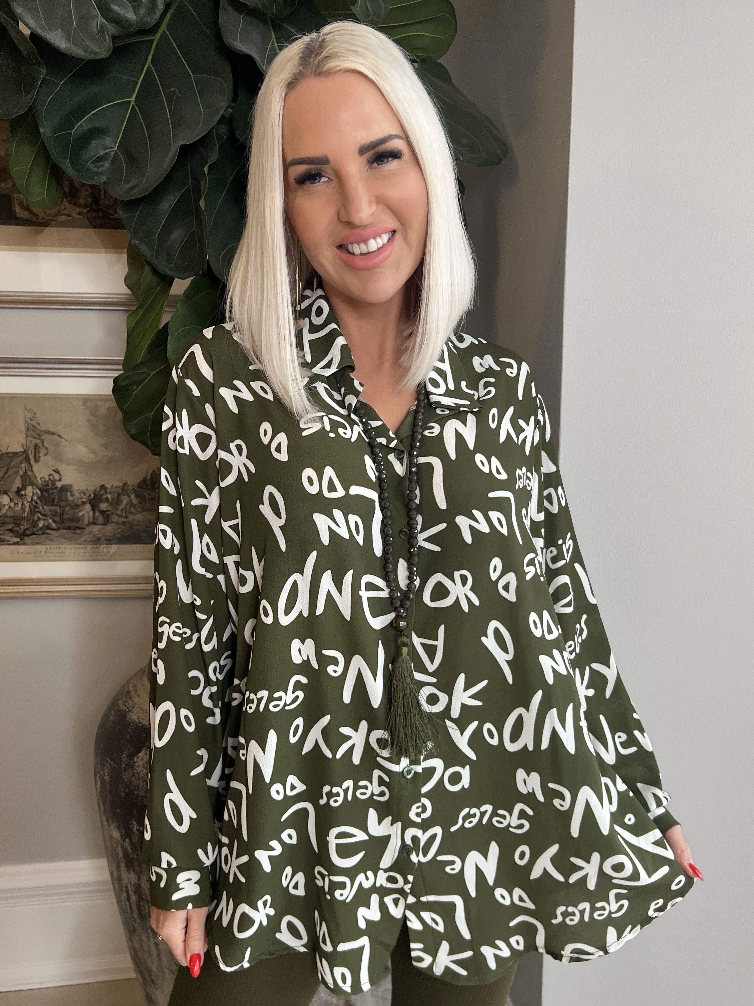 Sophi - Fin skjorta med texter