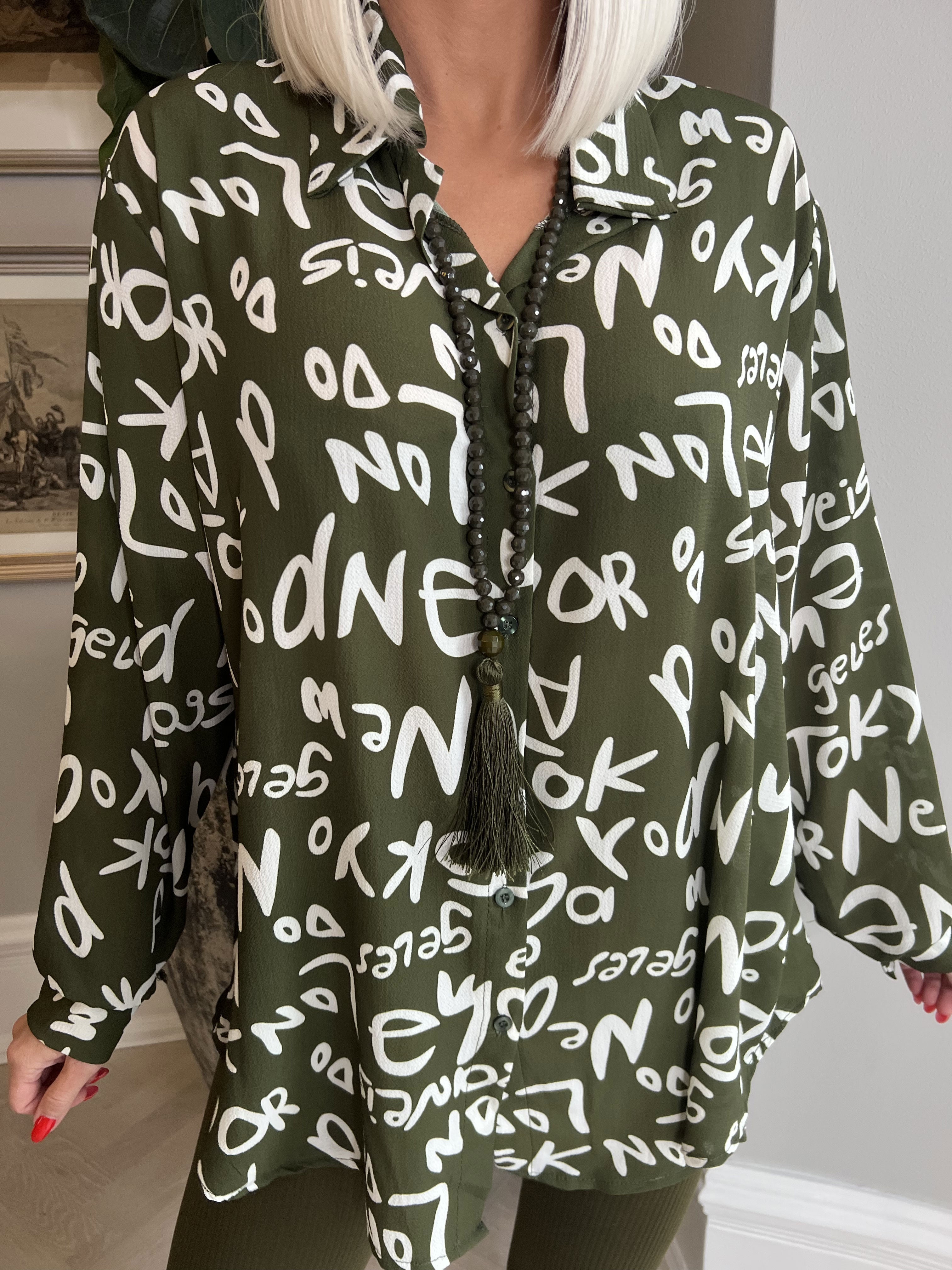 Sophi - Fin skjorta i stor storlek med texter